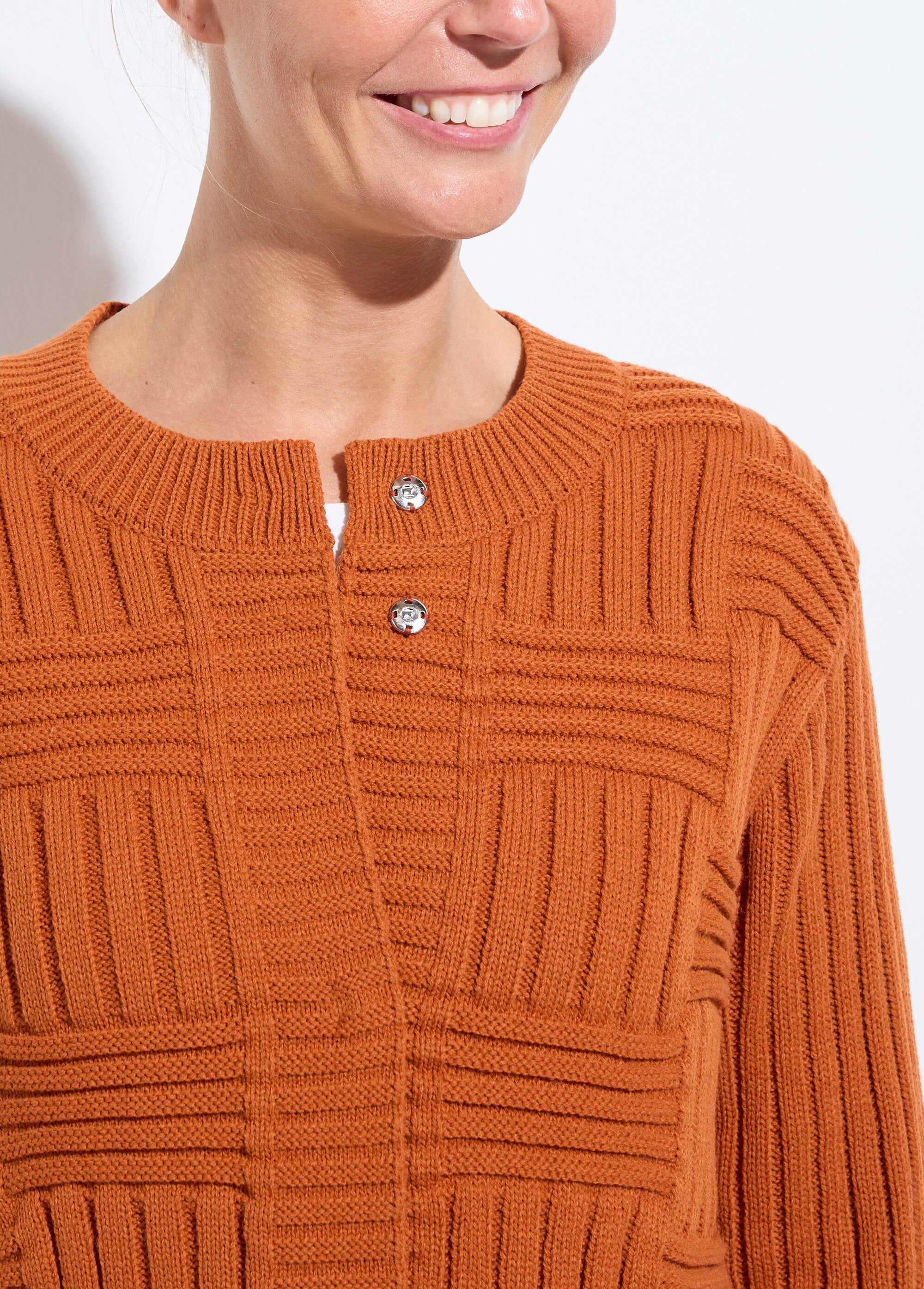 Gilet_pressionné_avec_laine_maille_reliefée_géométrique_Epice_DE1_slim