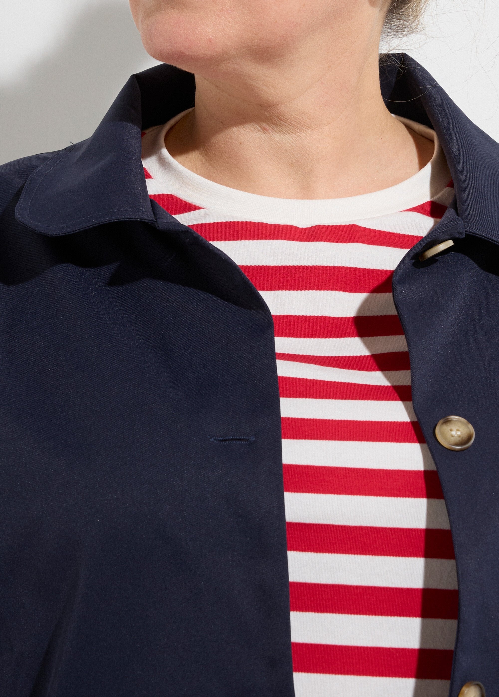 Casaco_curto_de_algodão,_gola_Peter_Pan_Marine_DE1_curvy