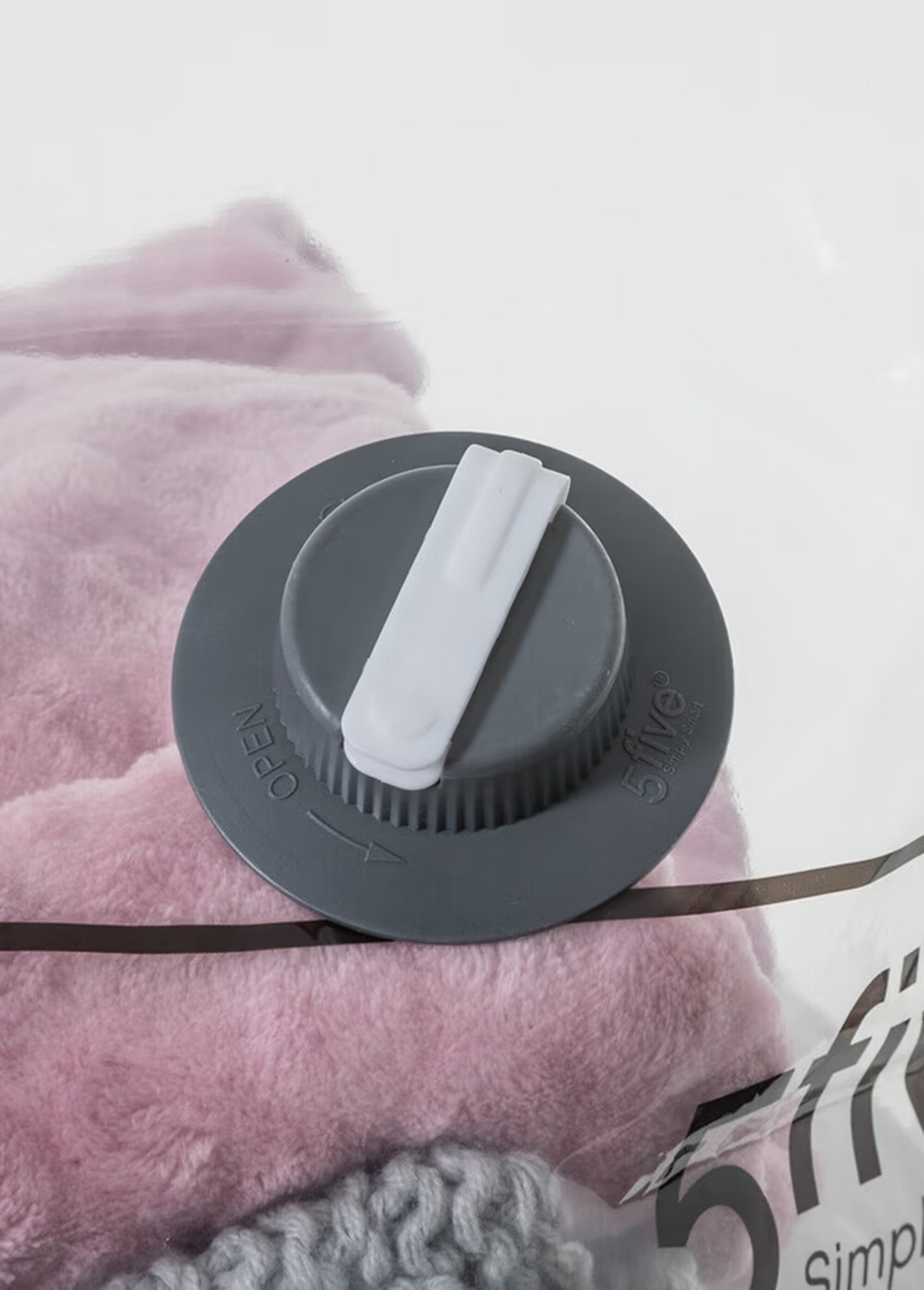 Pequeno_saco_de_vácuo_para_guardar_Gris_DE5_slim