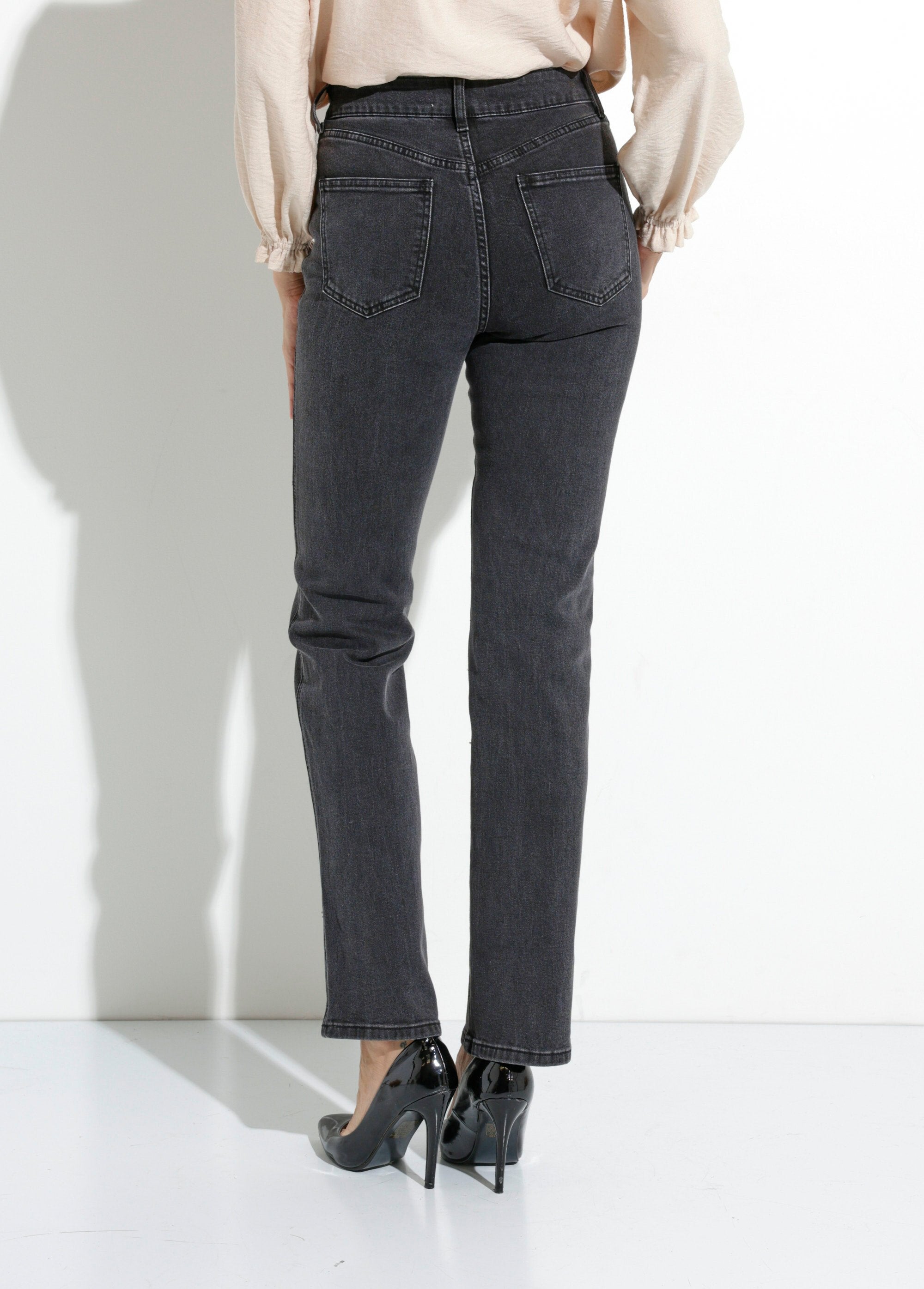 Calça_jeans_escura_reta,_especial_GRANDE_Gris_anthracite_DO1_slim