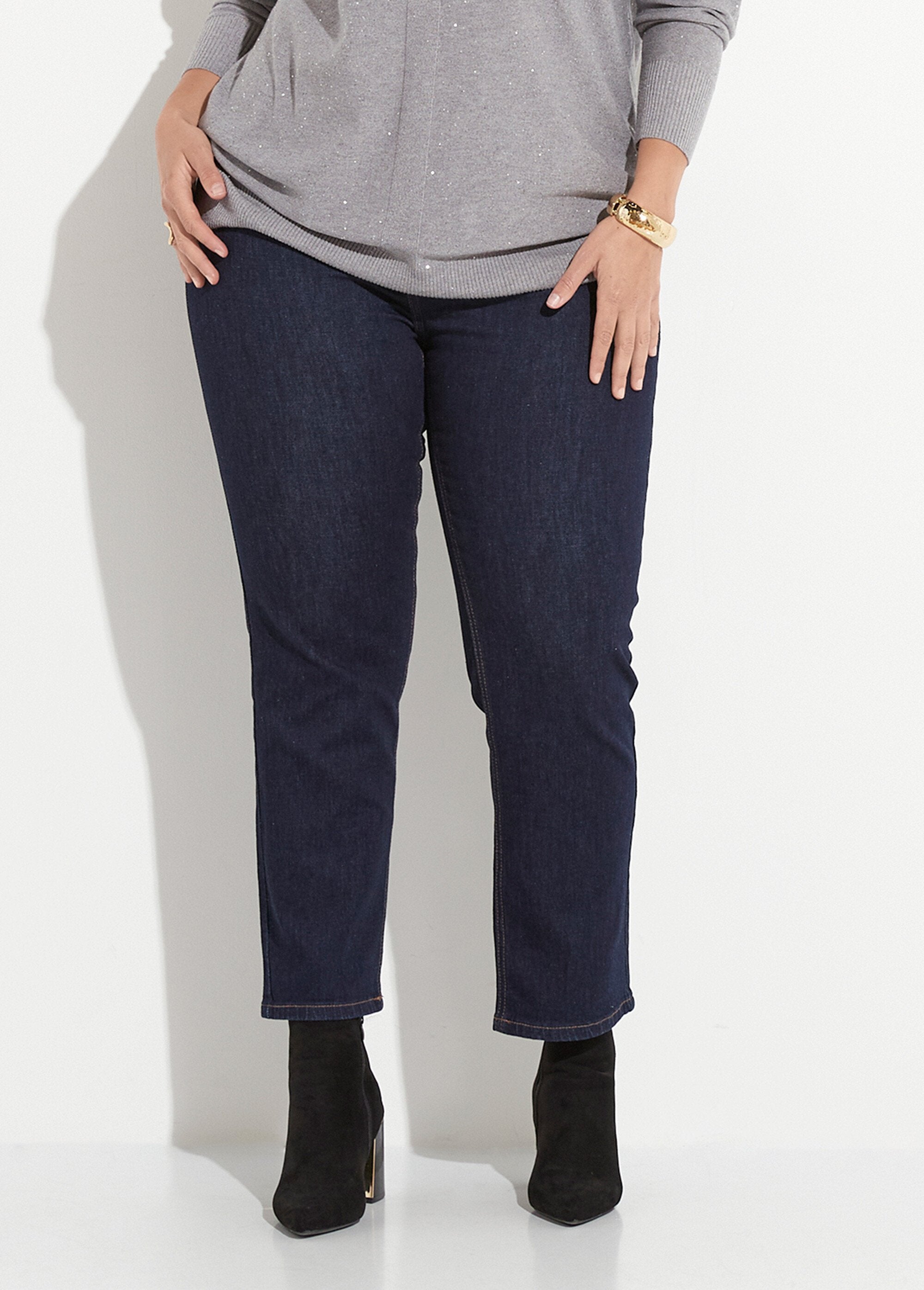 Calça_jeans_mom_jeans,_especial_PLUS_SIZE_Bleu_brut_FA1_curvy