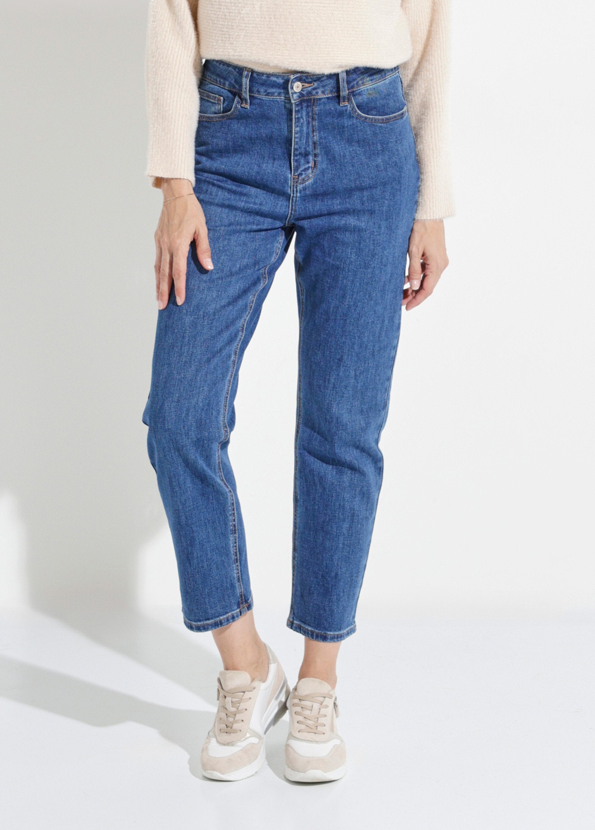 Calça_jeans_mom_jeans,_especial_PLUS_SIZE_Denim_moyen_FA1_slim