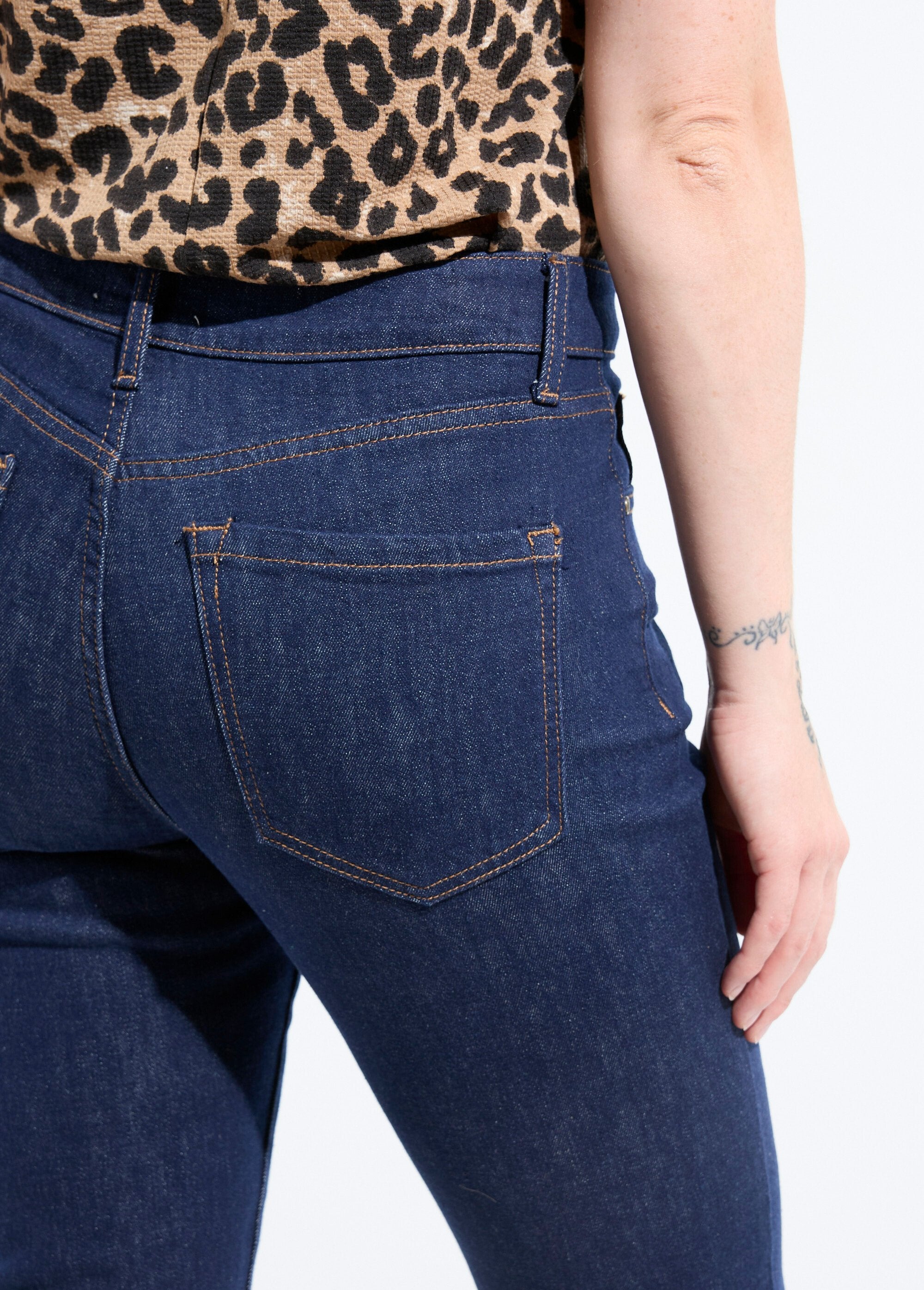 Calça_jeans_slim,_especial_PETITE_Bleu_brut_DE2_slim