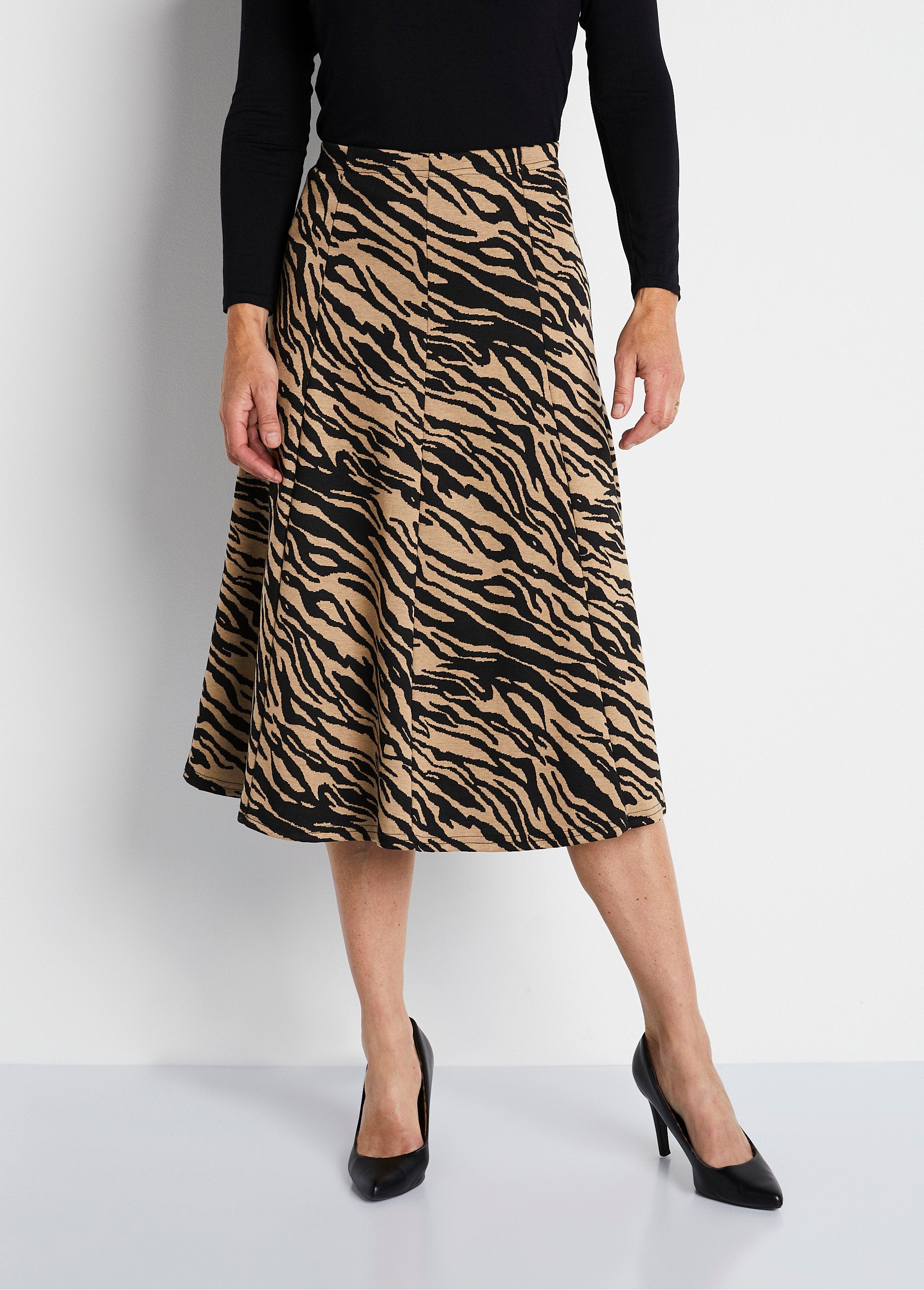 Saia_longa_em_malha_jacquard_Camelo_zebra_FA1_slim