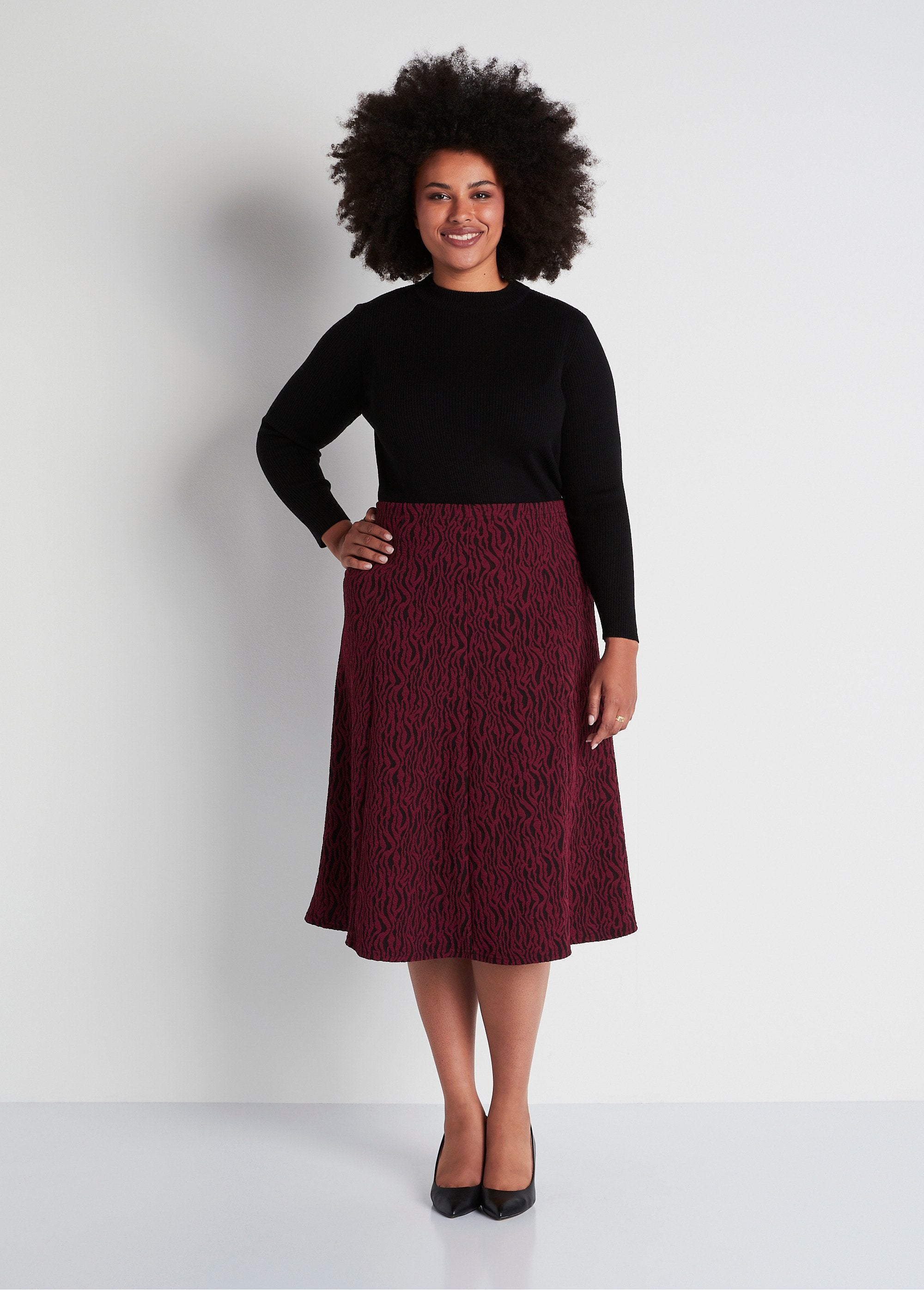 Saia_longa_em_malha_jacquard_Zebra_Borgonha_SF1_curvy