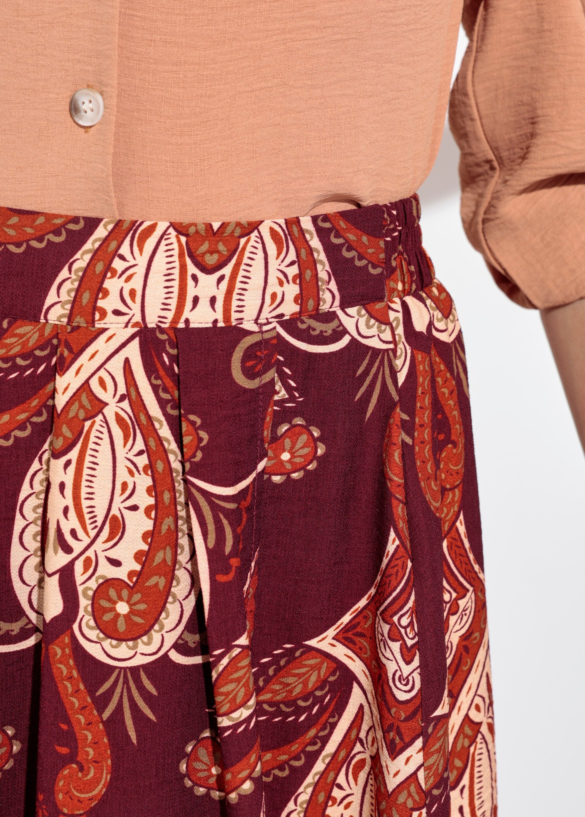 Saia_longa_e_esvoaçante_com_estampa_paisley_Bordeaux_DE1_slim