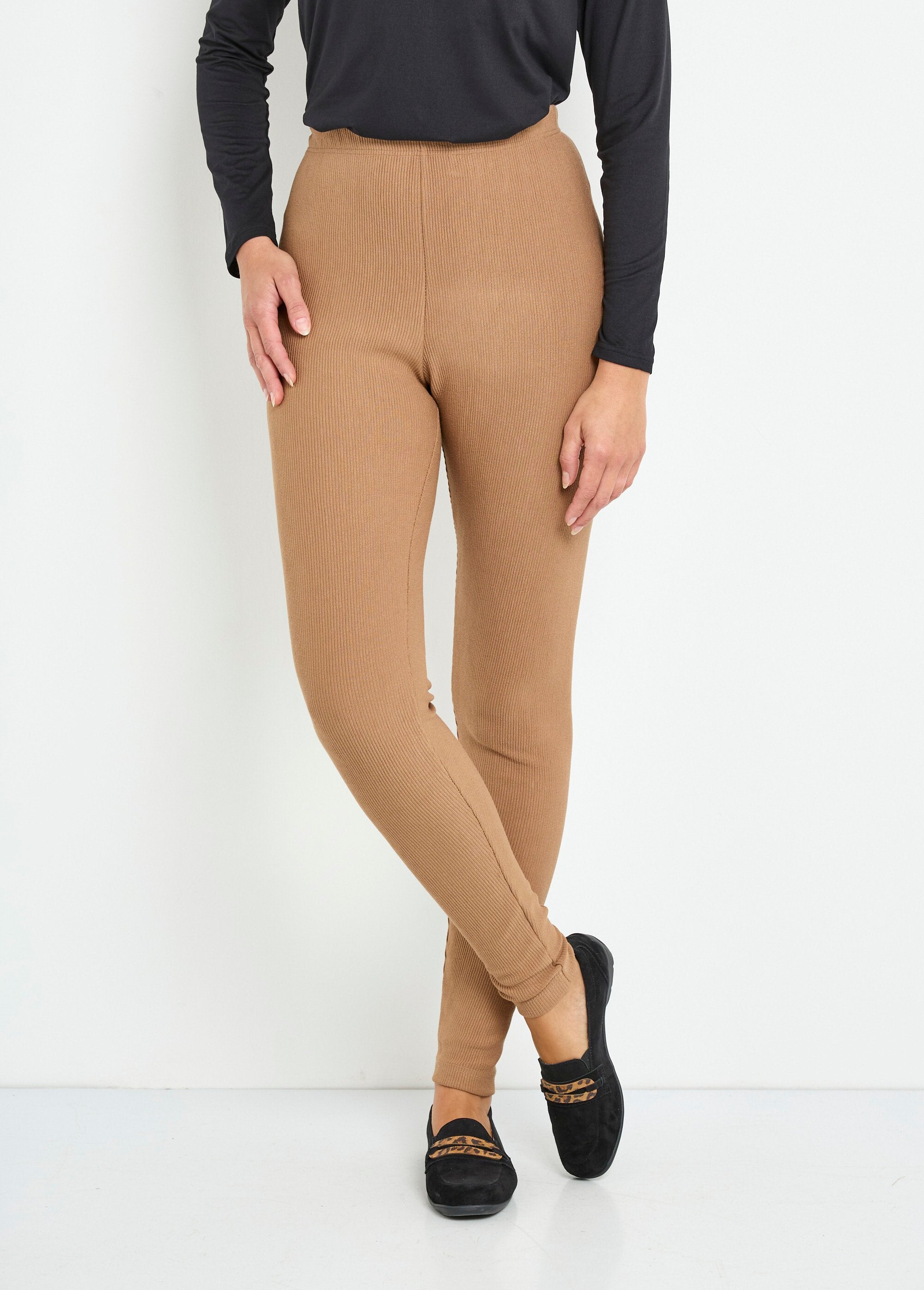 Leggings_caneladas_com_cós_elástico_Camel_FA1_slim