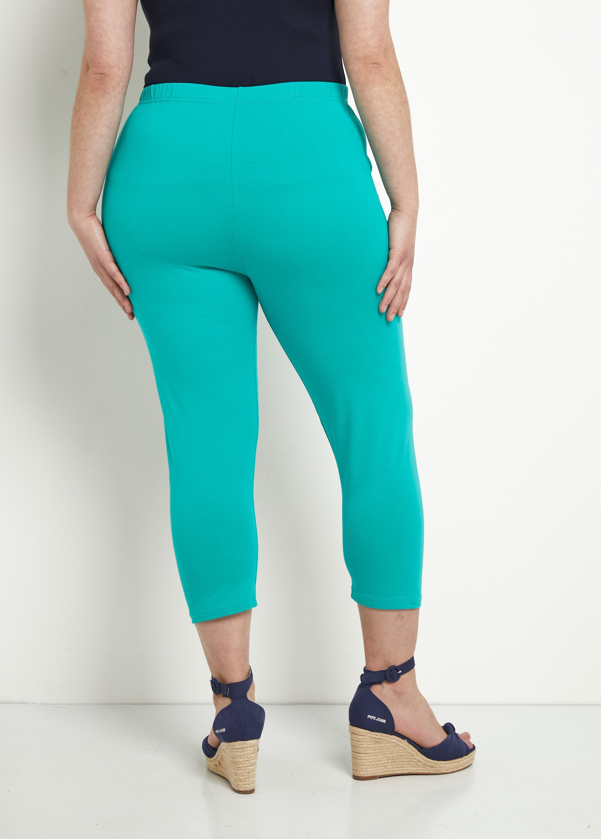 Leggings_curtas_de_algodão_com_cintura_elástica_Uni_aqua_DO1_curvy