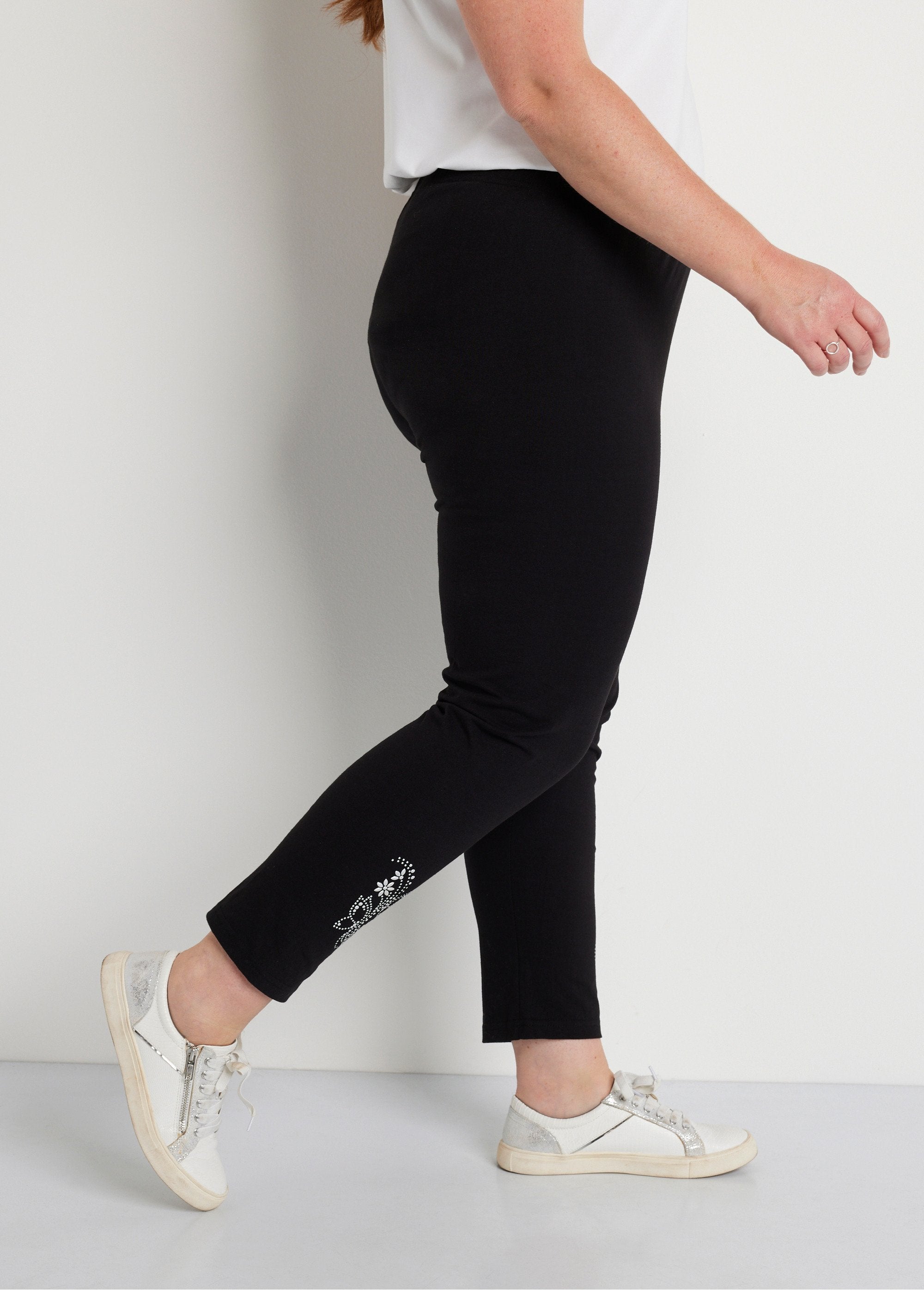 Legging_curta_lisa_com_cós_elástico_PRETO_DR1_curvy