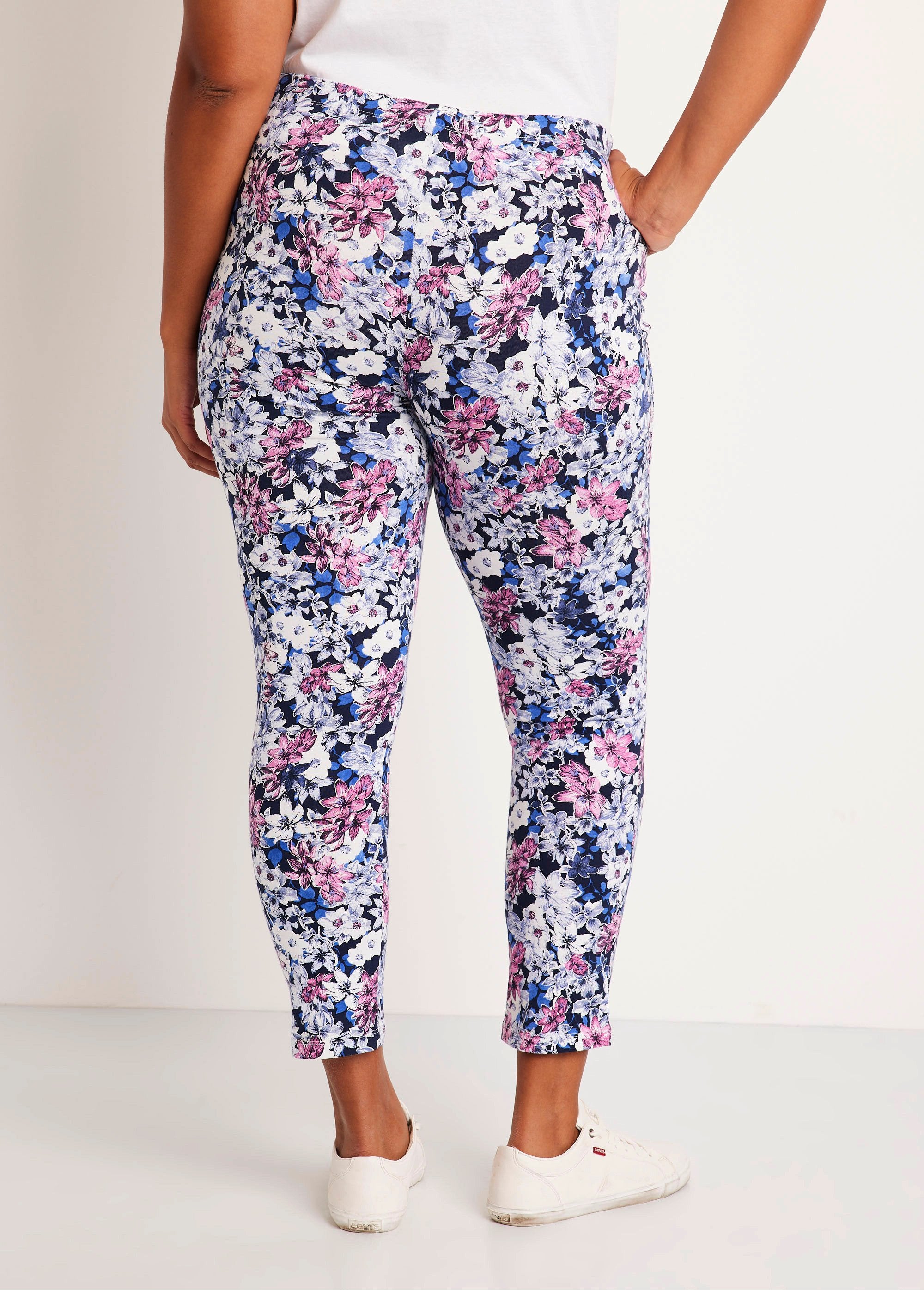 Legging_estampada_com_cós_elástico_Flores_DO1_curvy