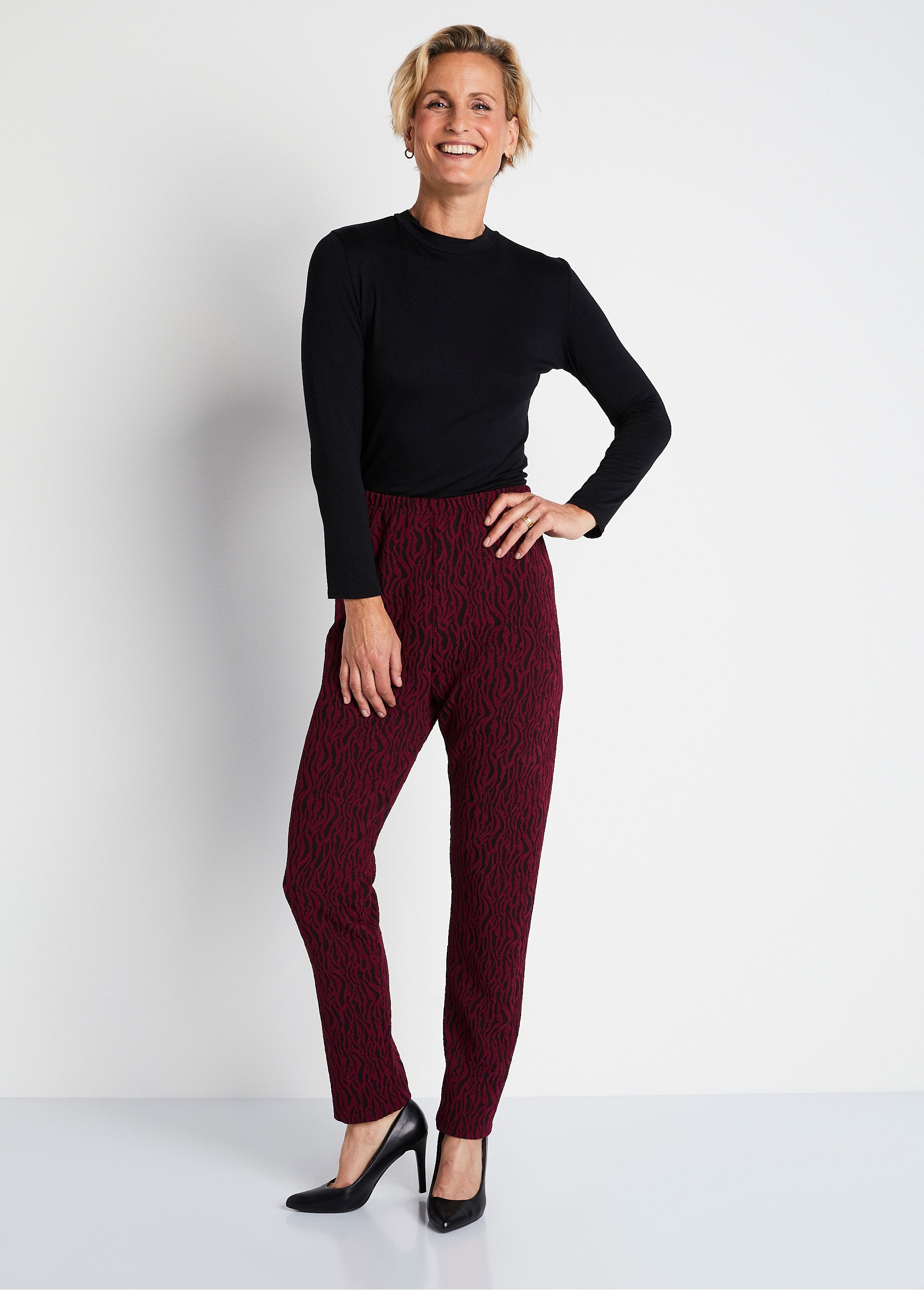 Legging_em_malha_jacquard_com_elástico_na_cintura_Zebra_Borgonha_SF1_slim