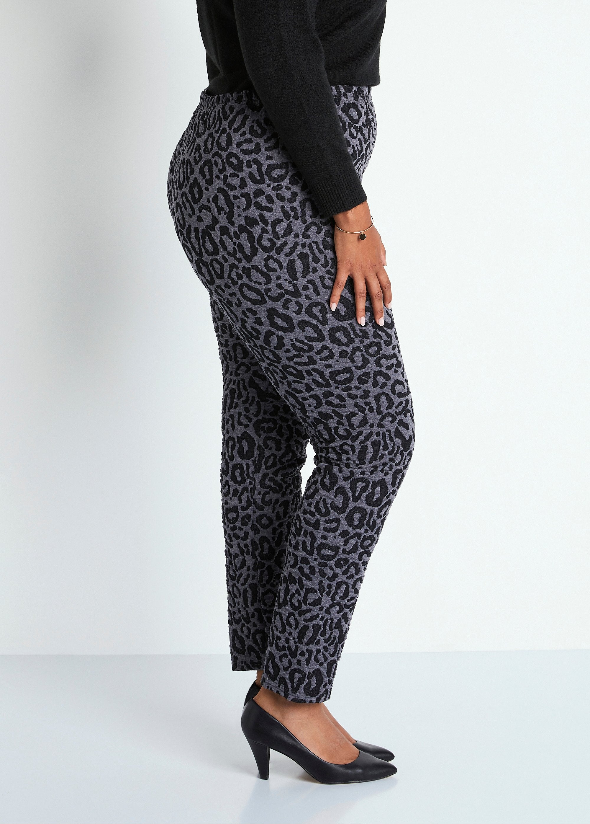 Legging_em_malha_jacquard_com_elástico_na_cintura_Cinza_leopardo_DR1_curvy