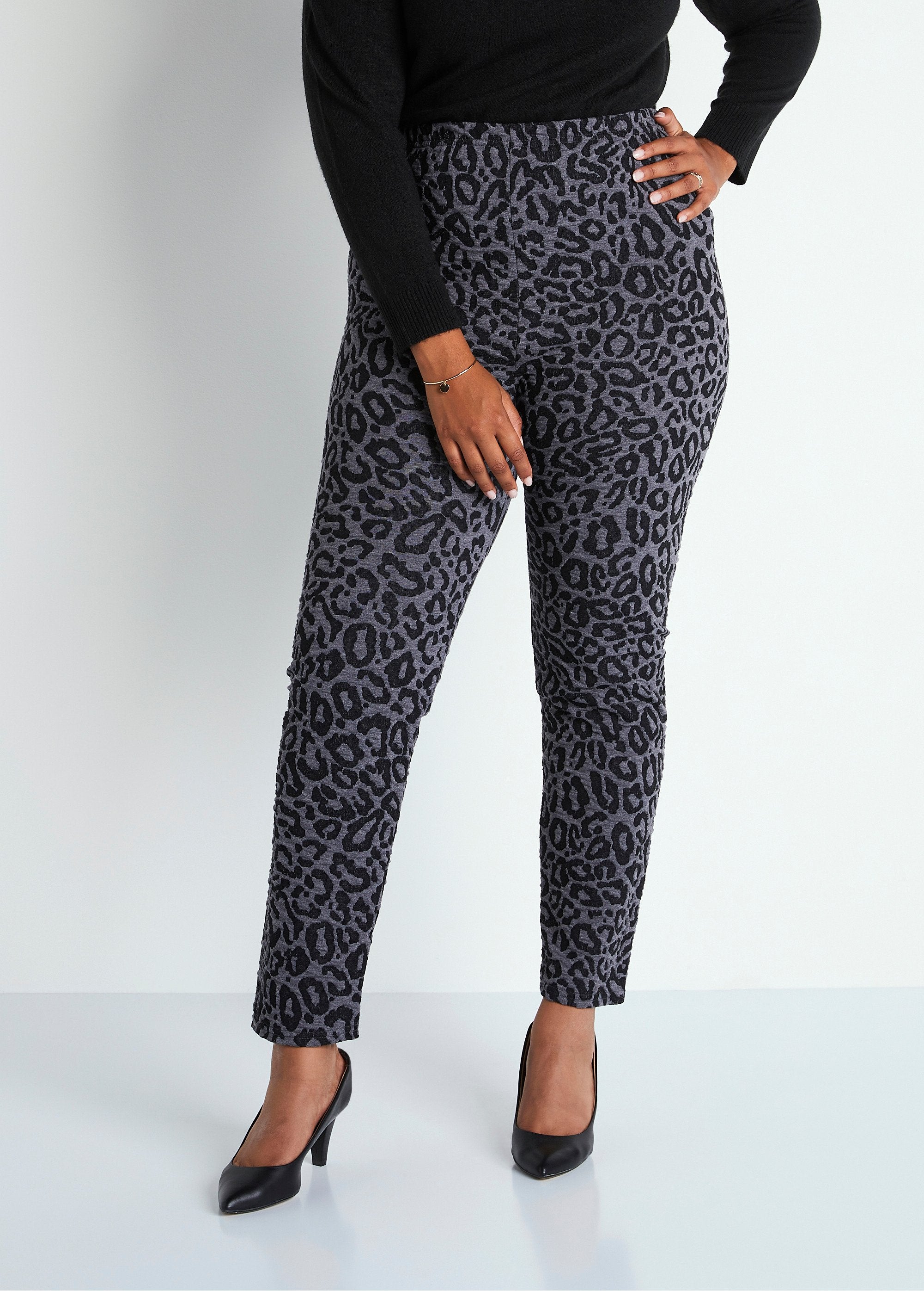 Legging_em_malha_jacquard_com_elástico_na_cintura_Cinza_leopardo_FA1_curvy