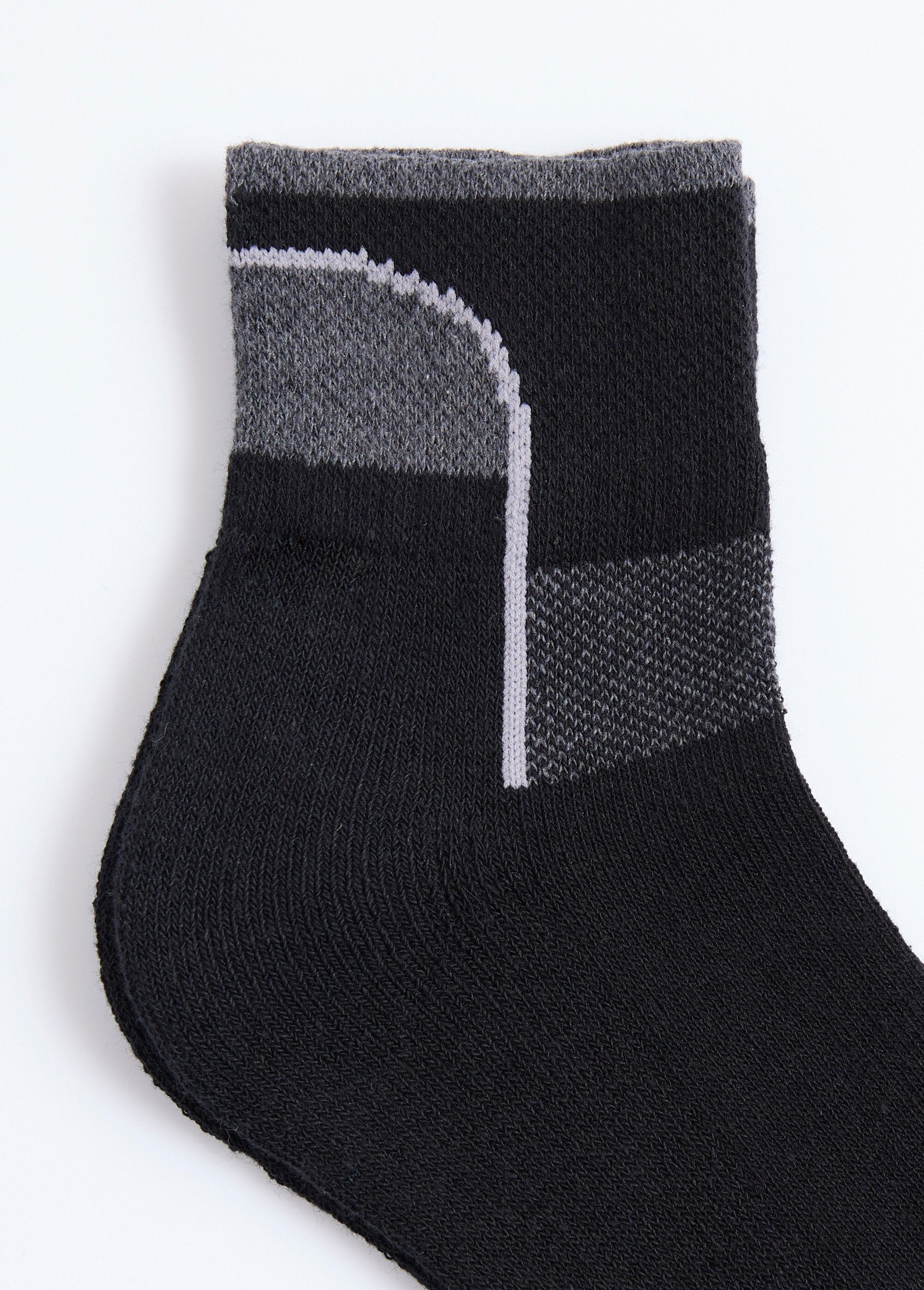 Pacote_com_3_meias_esportivas_sortidas_Assortis_bleu_DE2_slim