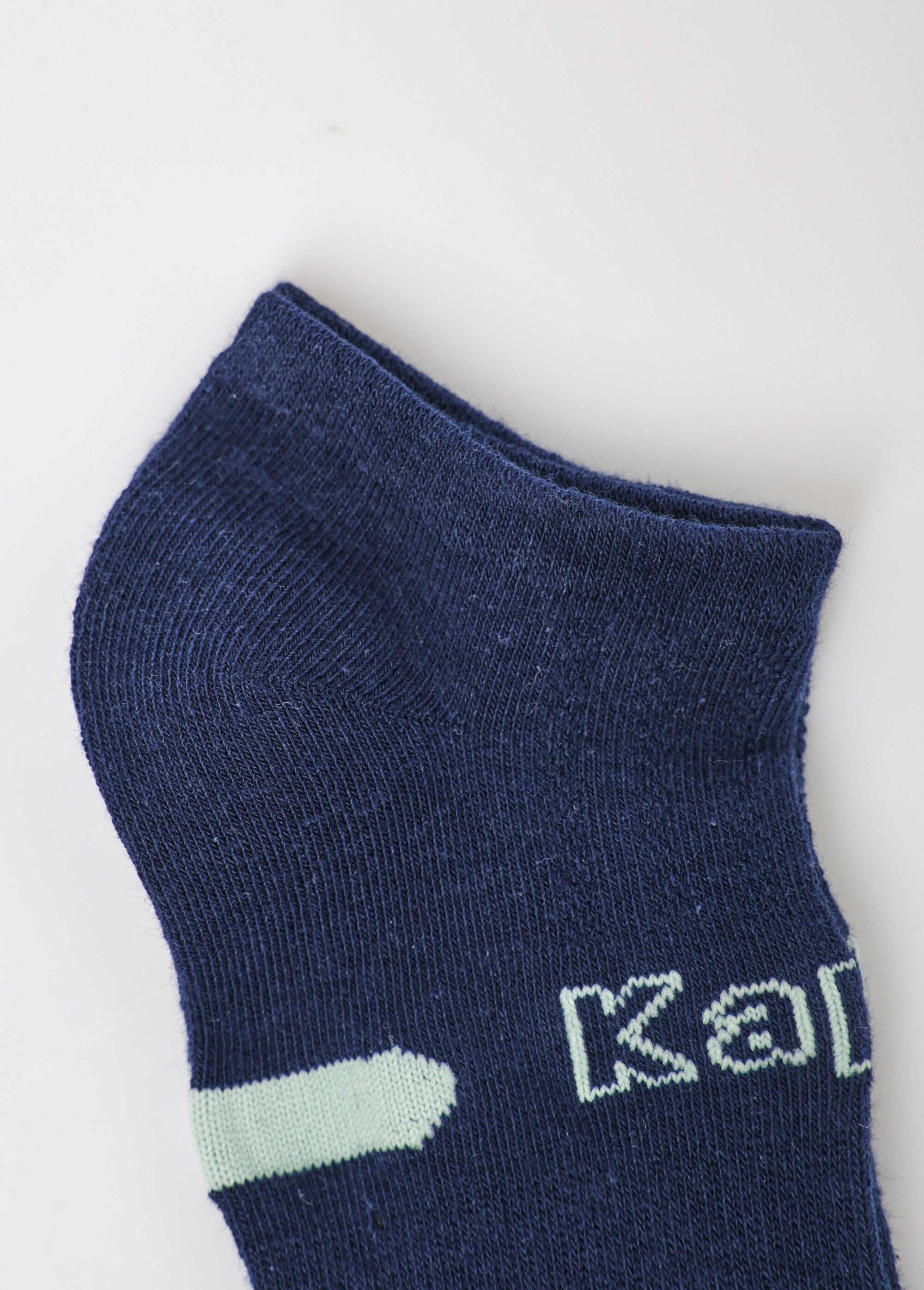 Pacote_com_3_meias_sortidas_com_logo_e_linha_Assortis_bleu_DE2_slim