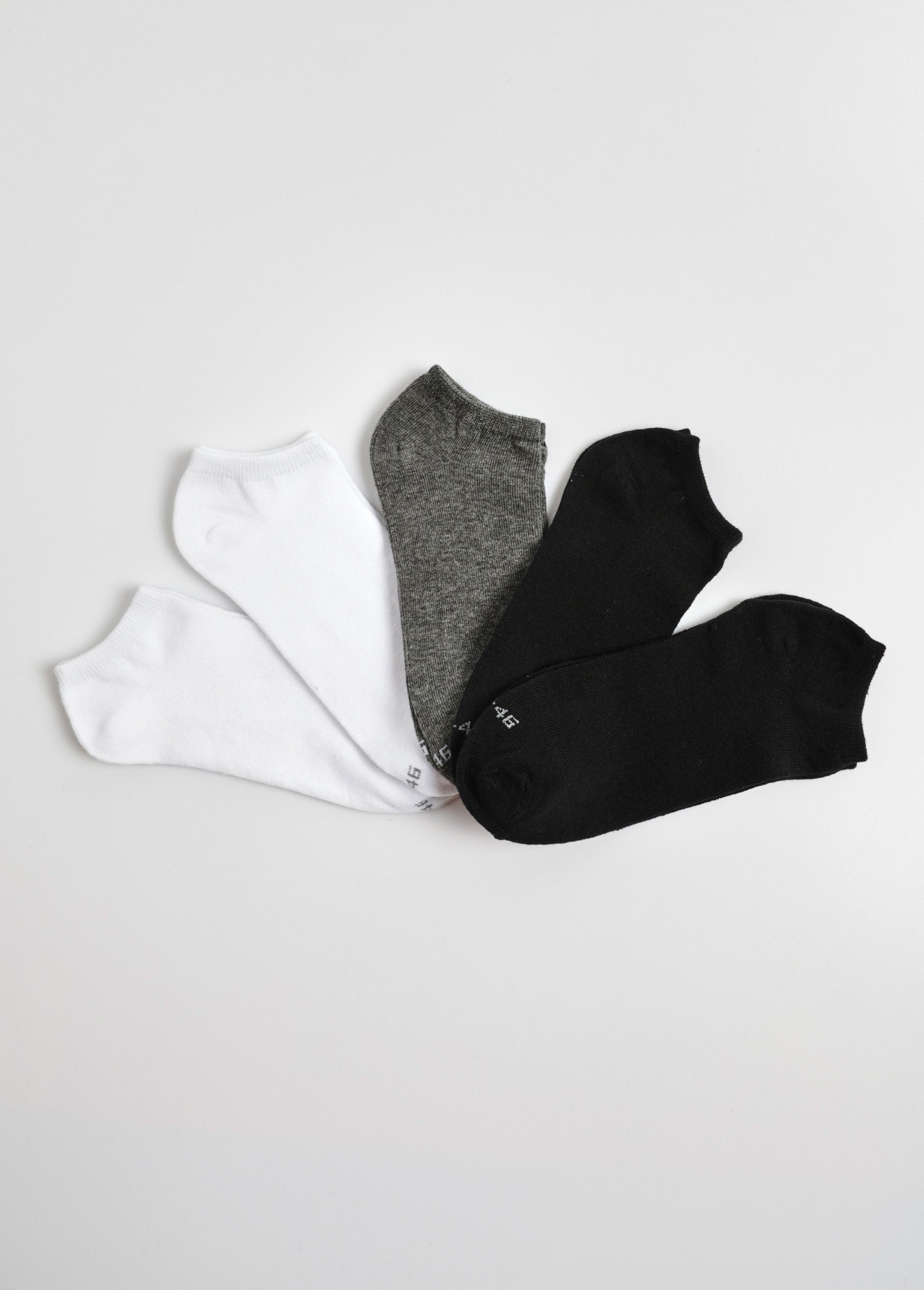 Pacote_com_5_meias,_cores_sortidas_Blanc_et_gris_et_noir_FA1_slim