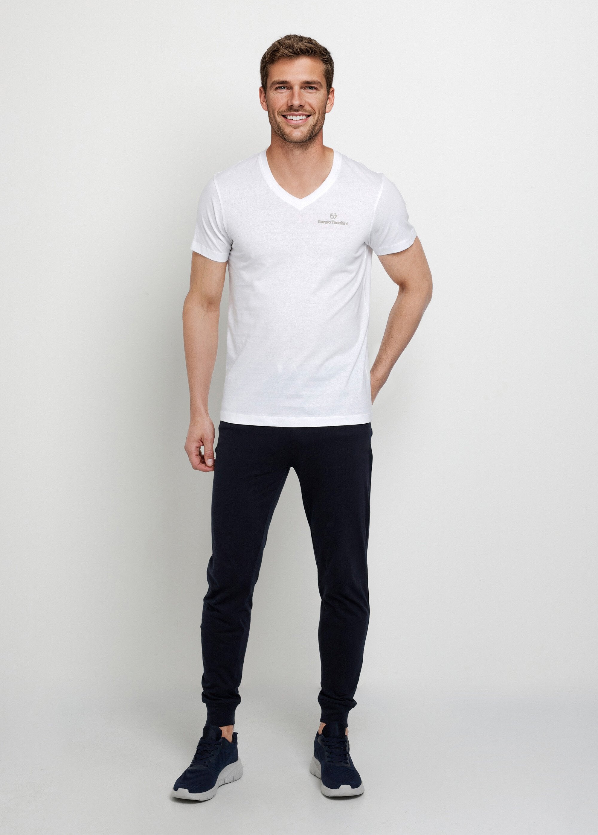 Camiseta_masculina_de_manga_comprida_com_decote_em_V_Blanc_SF1_slim