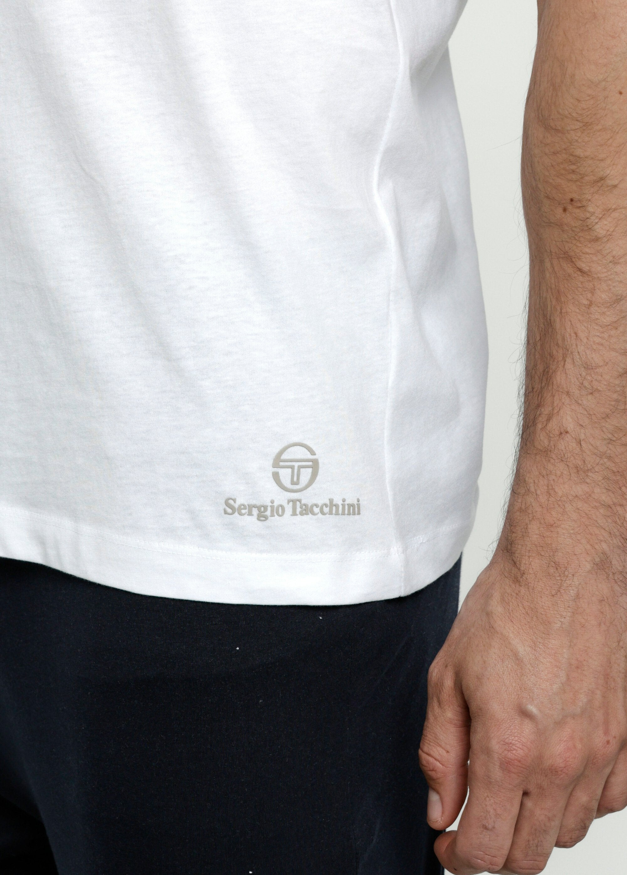 Camisetas_essenciais_de_manga_curta_e_decote_em_V_Blanc_DE1_slim