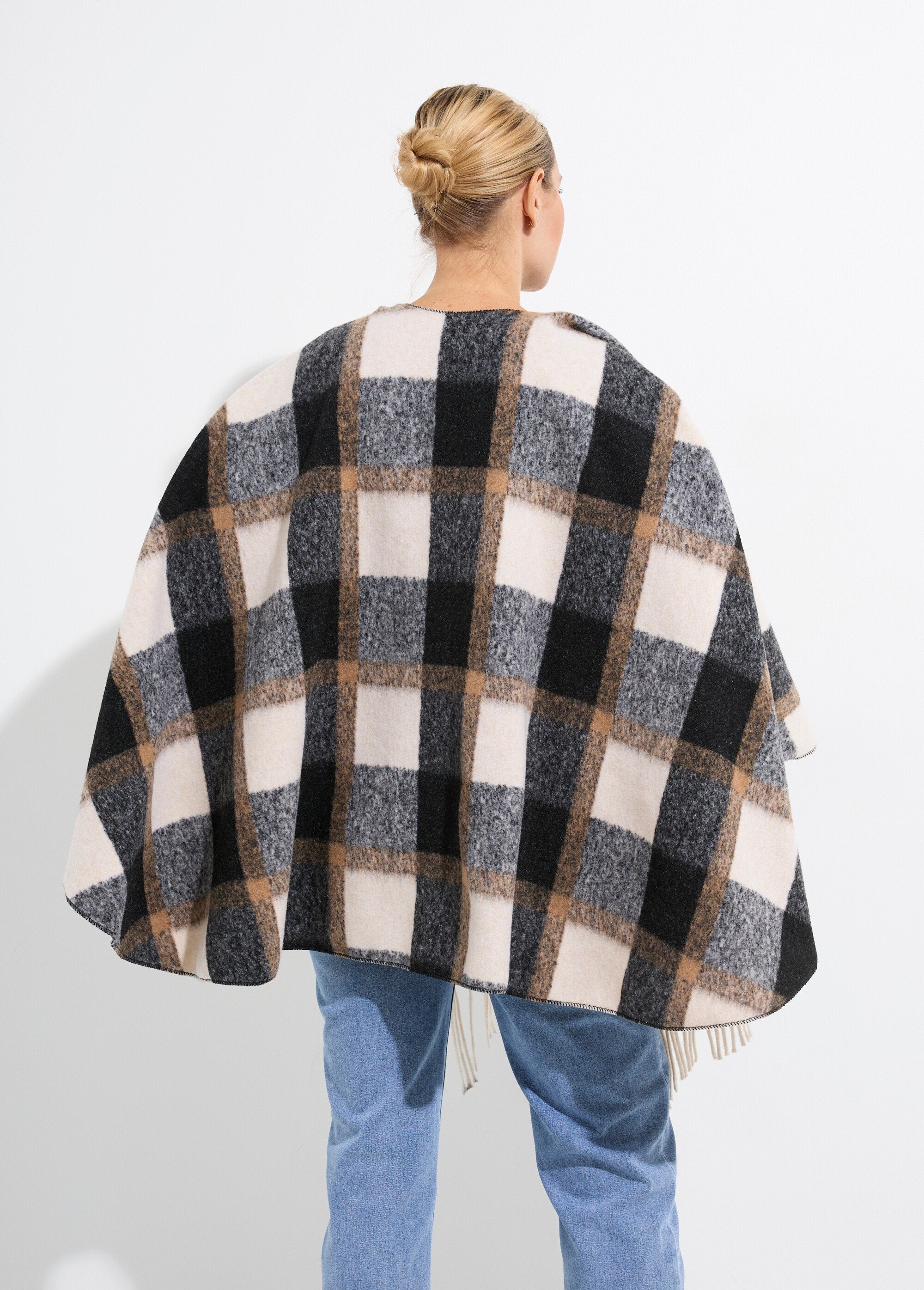 Manteau_cape_à_carreaux_aspect_lainage_Carreaux_noir_DO1_slim
