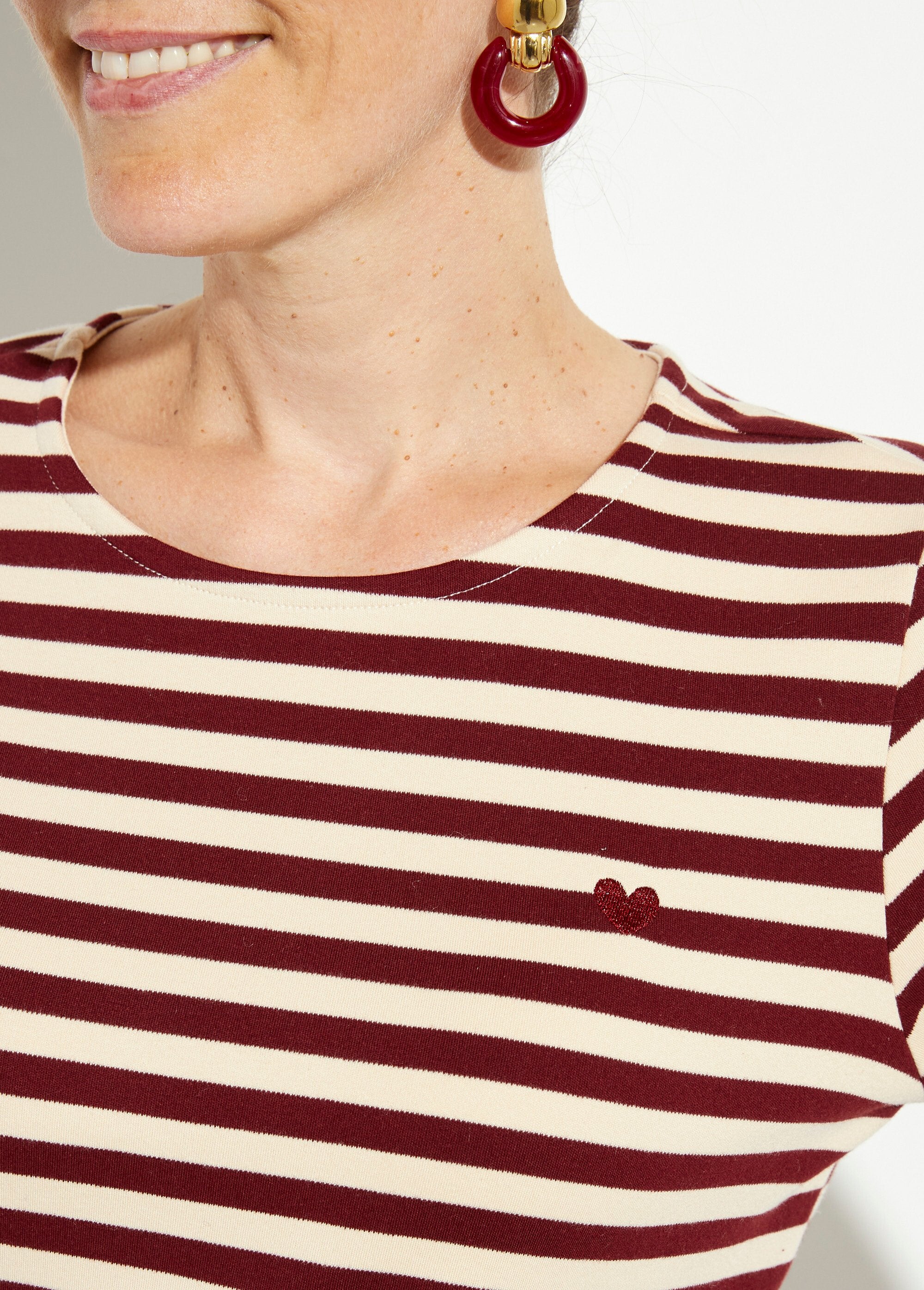 Marinière_col_rond_dégagé_broderie_coeur_Bordeaux__DE1_slim