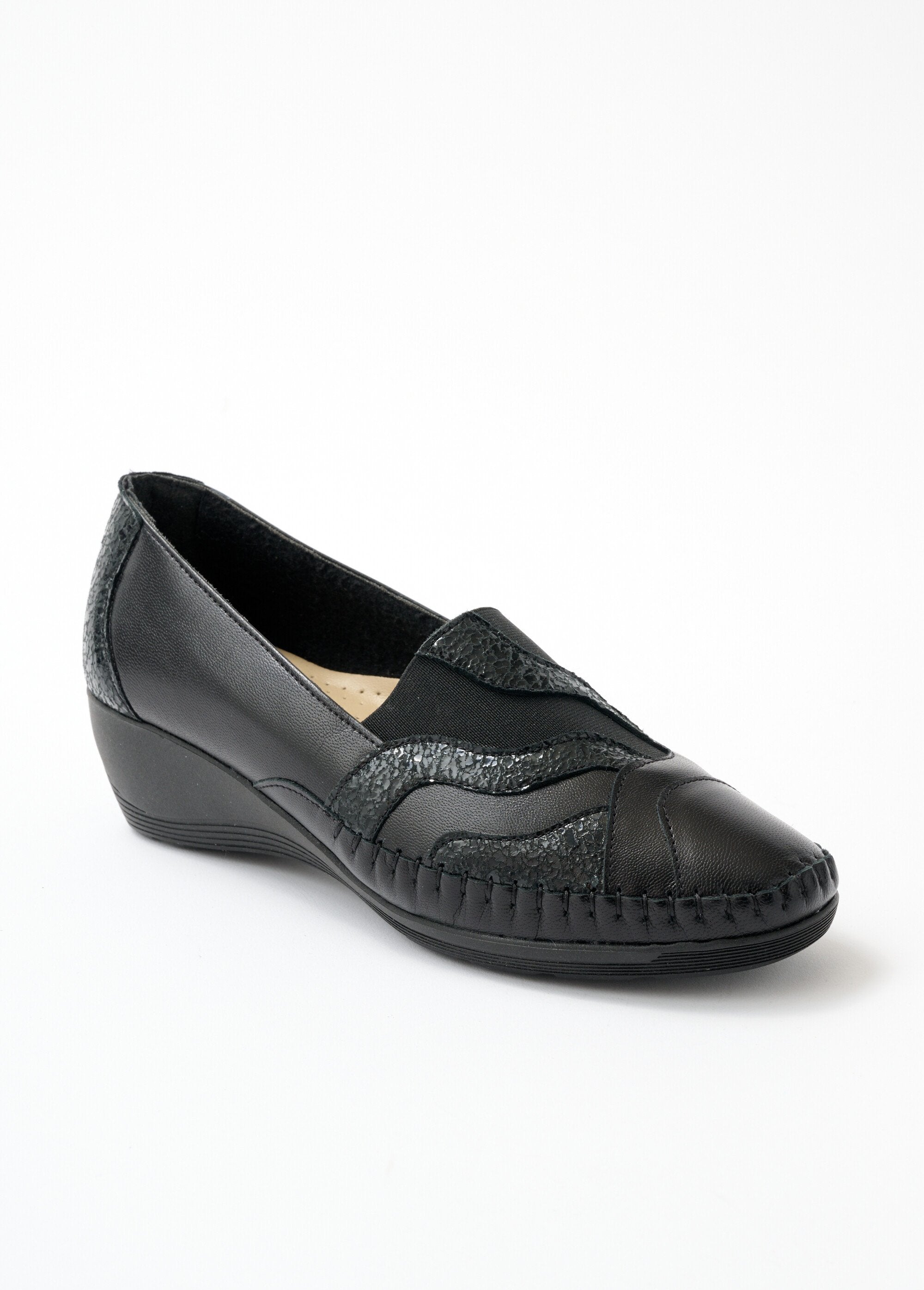 Mocassins_de_couro_sofisticados_e_confortáveis_PRETO_FA1_slim