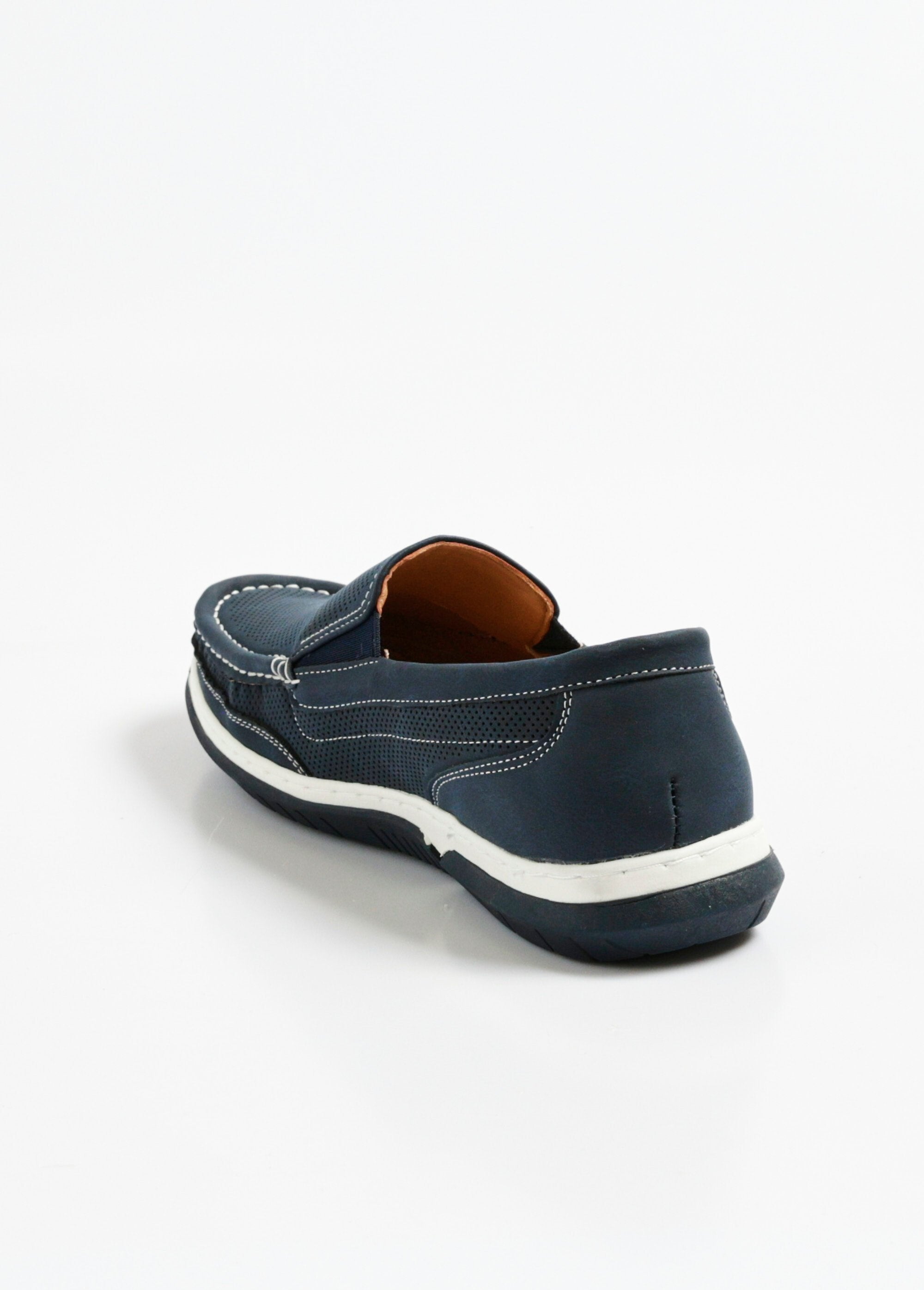 Mocassins_estilo_barco_em_couro_elástico_microperfurado_Marine_DO1_slim