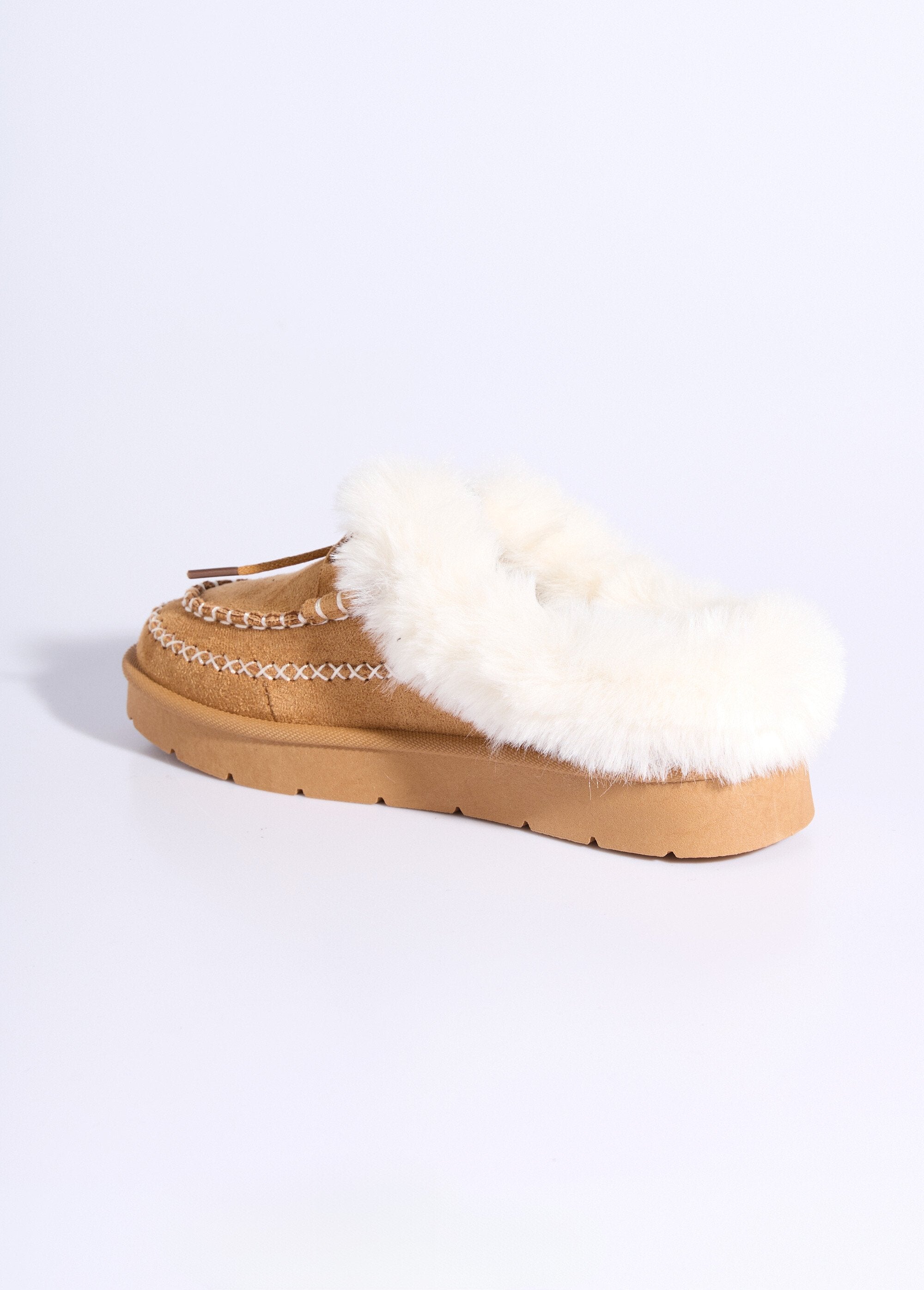 Mocassins_indiens_fourrure_et_galon_Camel_DO1_slim