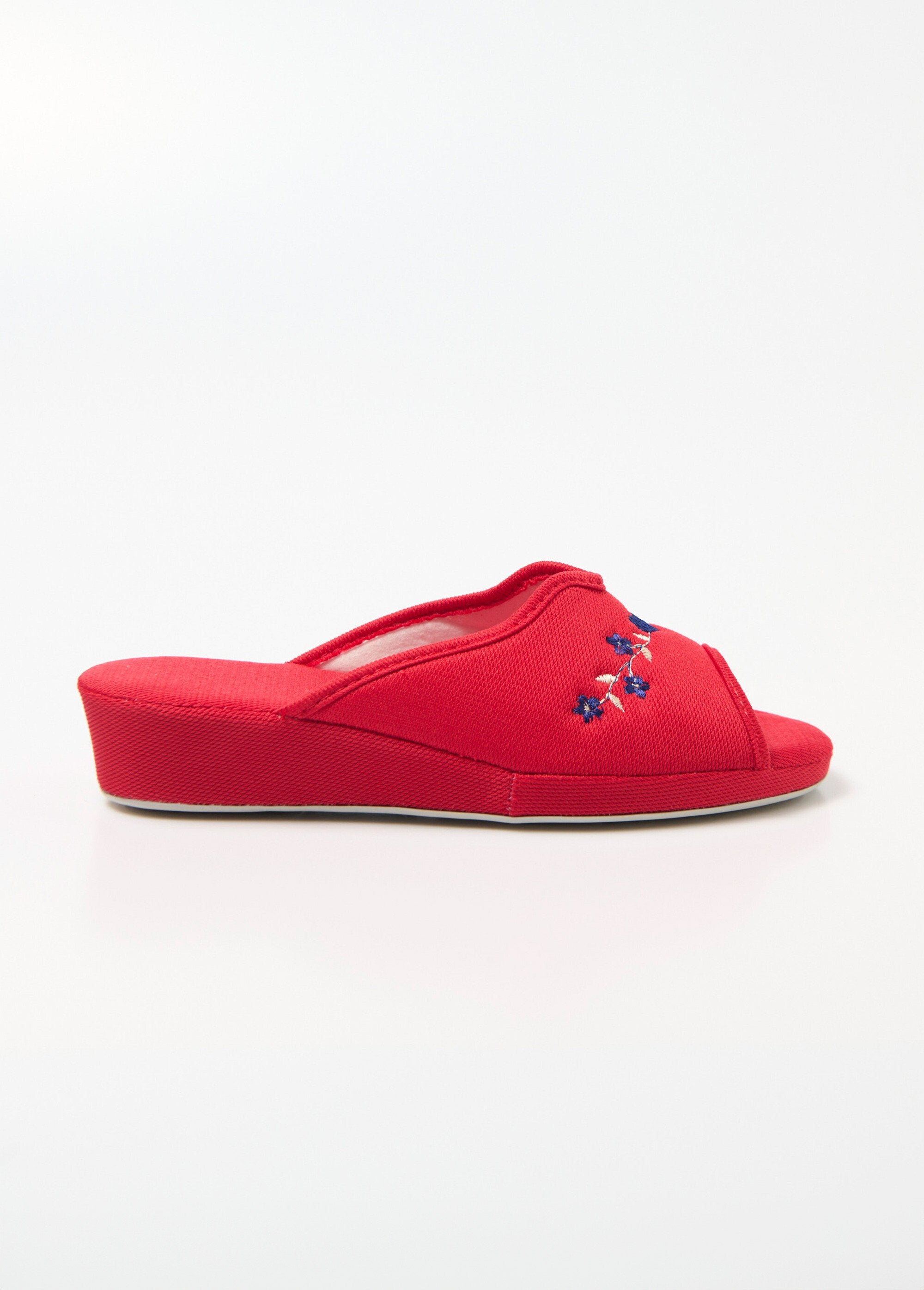 Mulas_largas_e_confortáveis_​​bordadas_com_salto_anabela_revestido_Rouge_DR1_slim