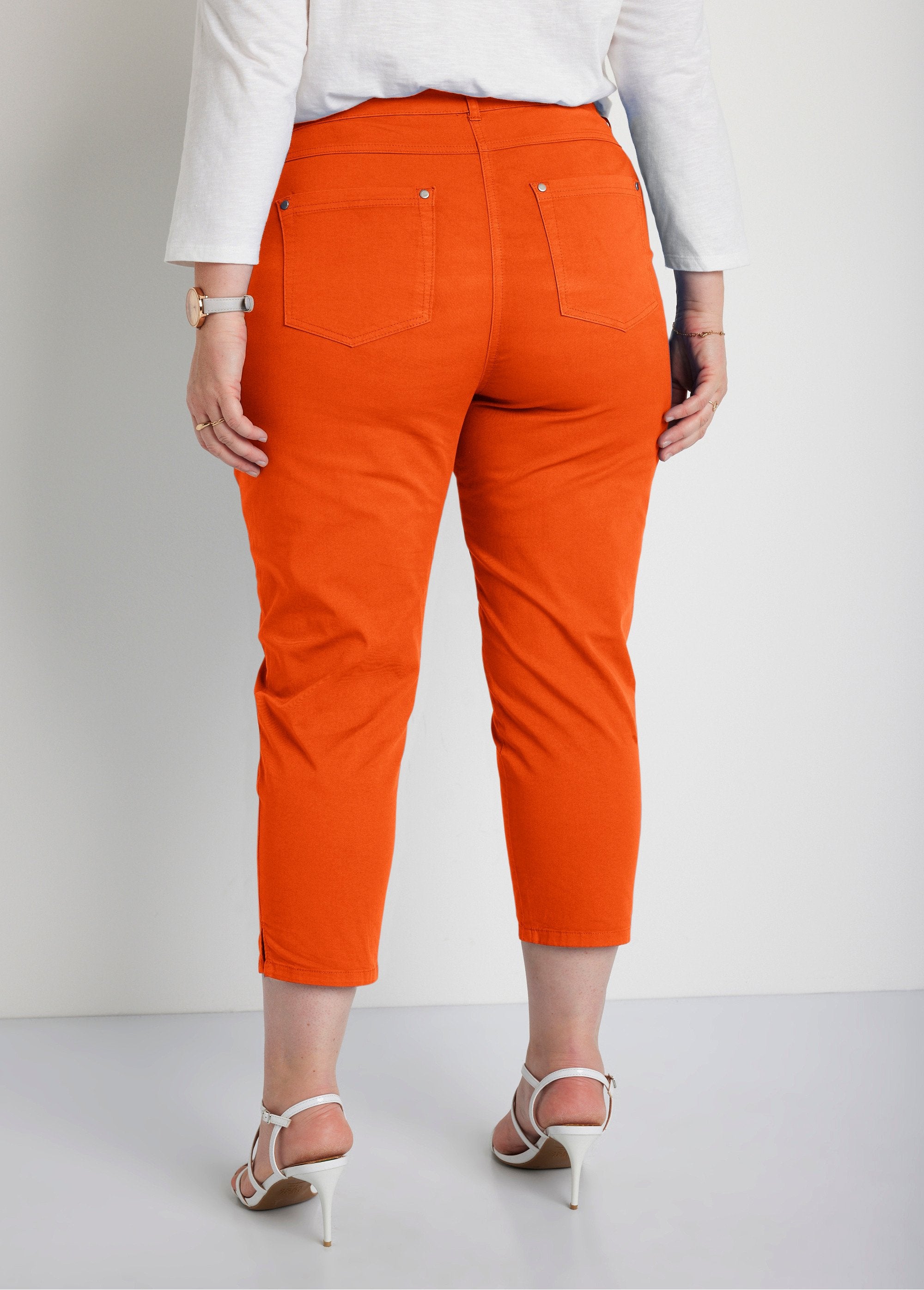 Calças_cropped_com_cinto_elástico_e_5_bolsos_LARANJA_DO1_curvy