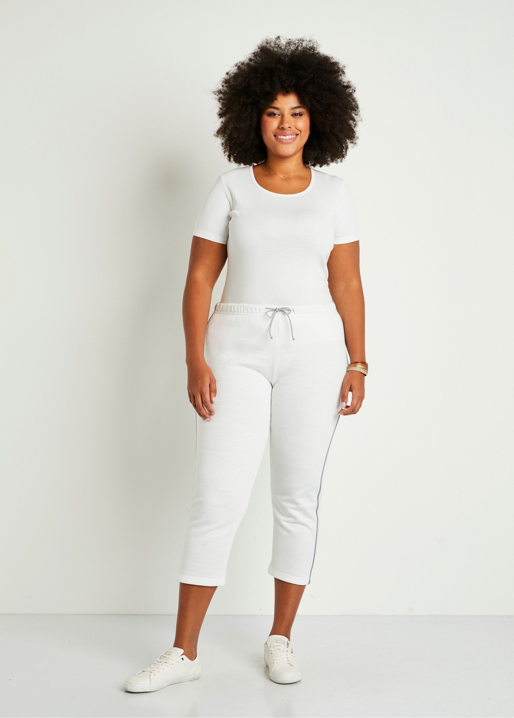 Calça_lounge_cropped_com_listras_laterais_BRANCO_SF1_curvy