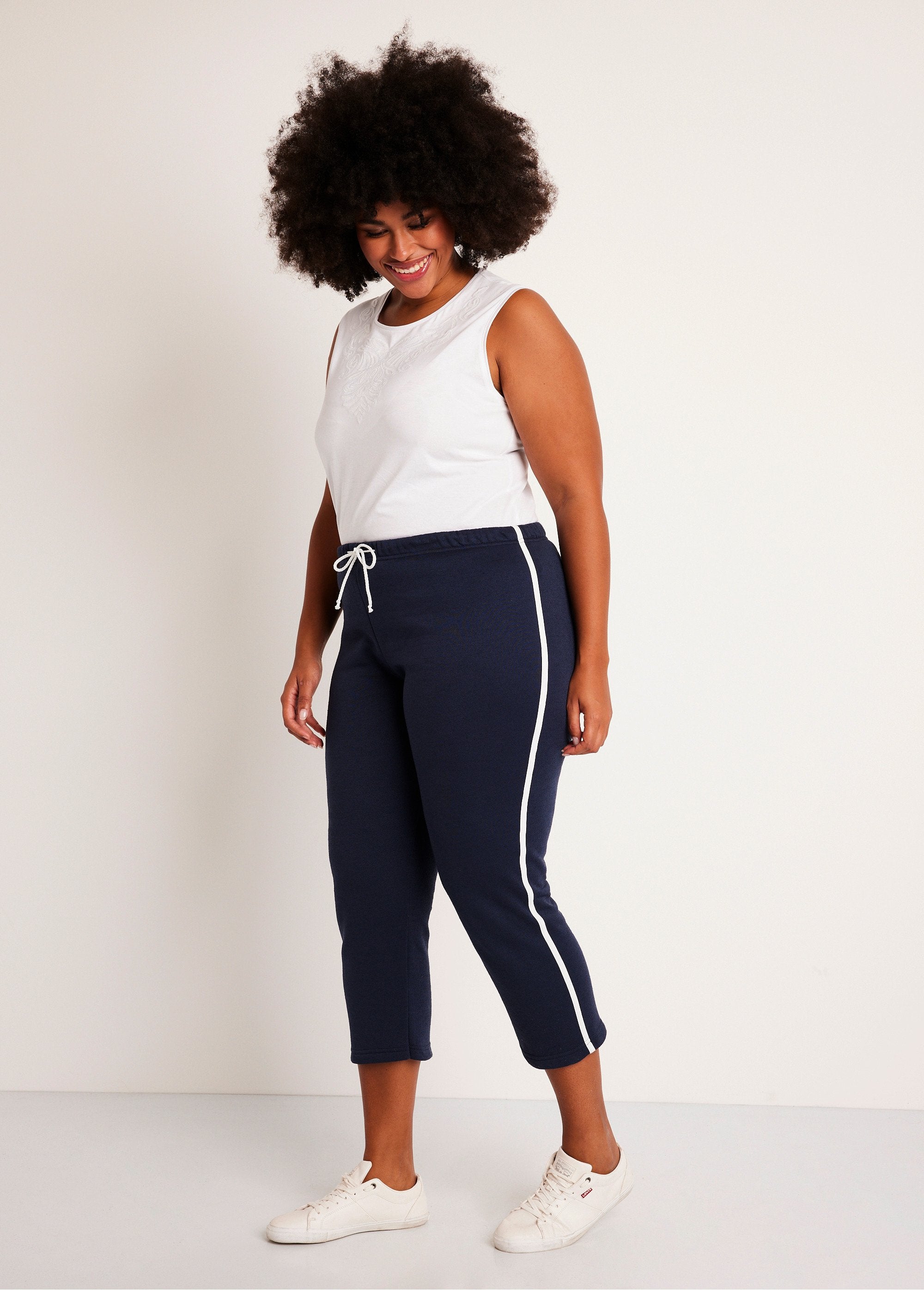 Calça_lounge_cropped_com_listras_laterais_Marinho_SF1_curvy