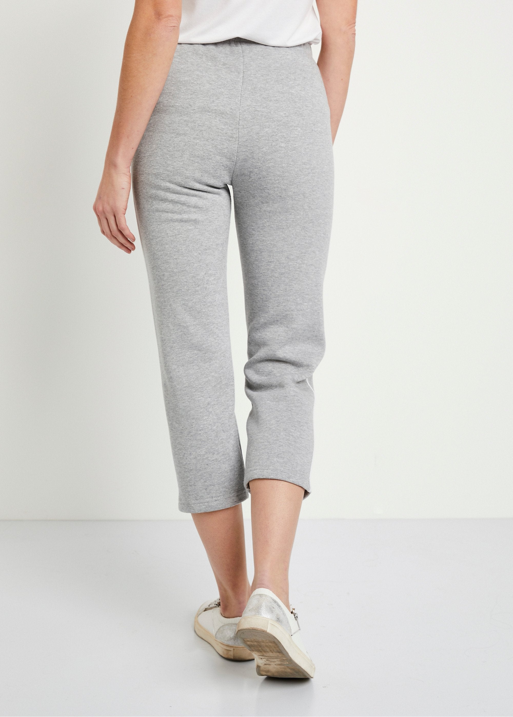 Calça_lounge_cropped_com_listras_laterais_Urze_cinza_DO1_slim