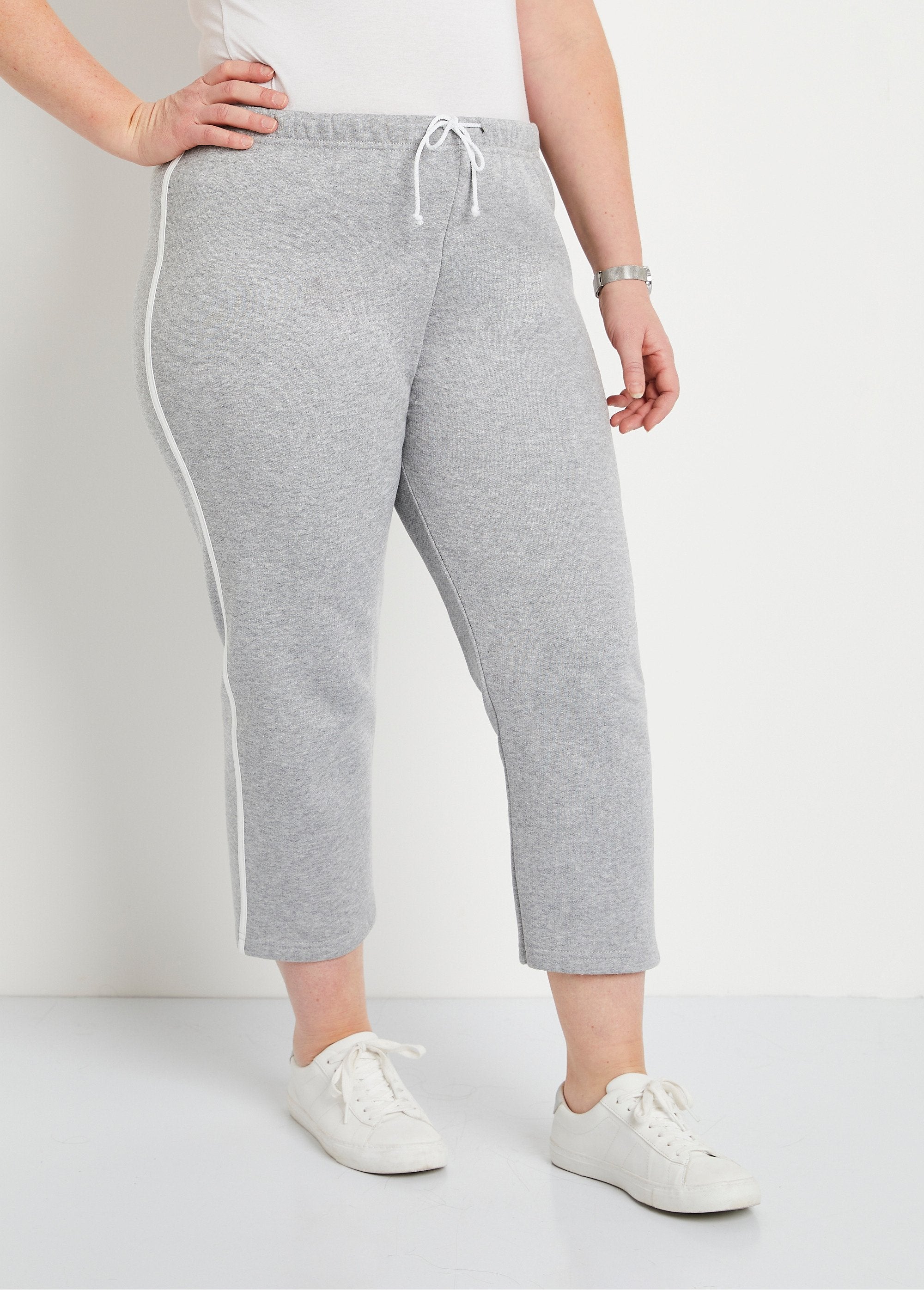 Calça_lounge_cropped_com_listras_laterais_Urze_cinza_FA1_curvy