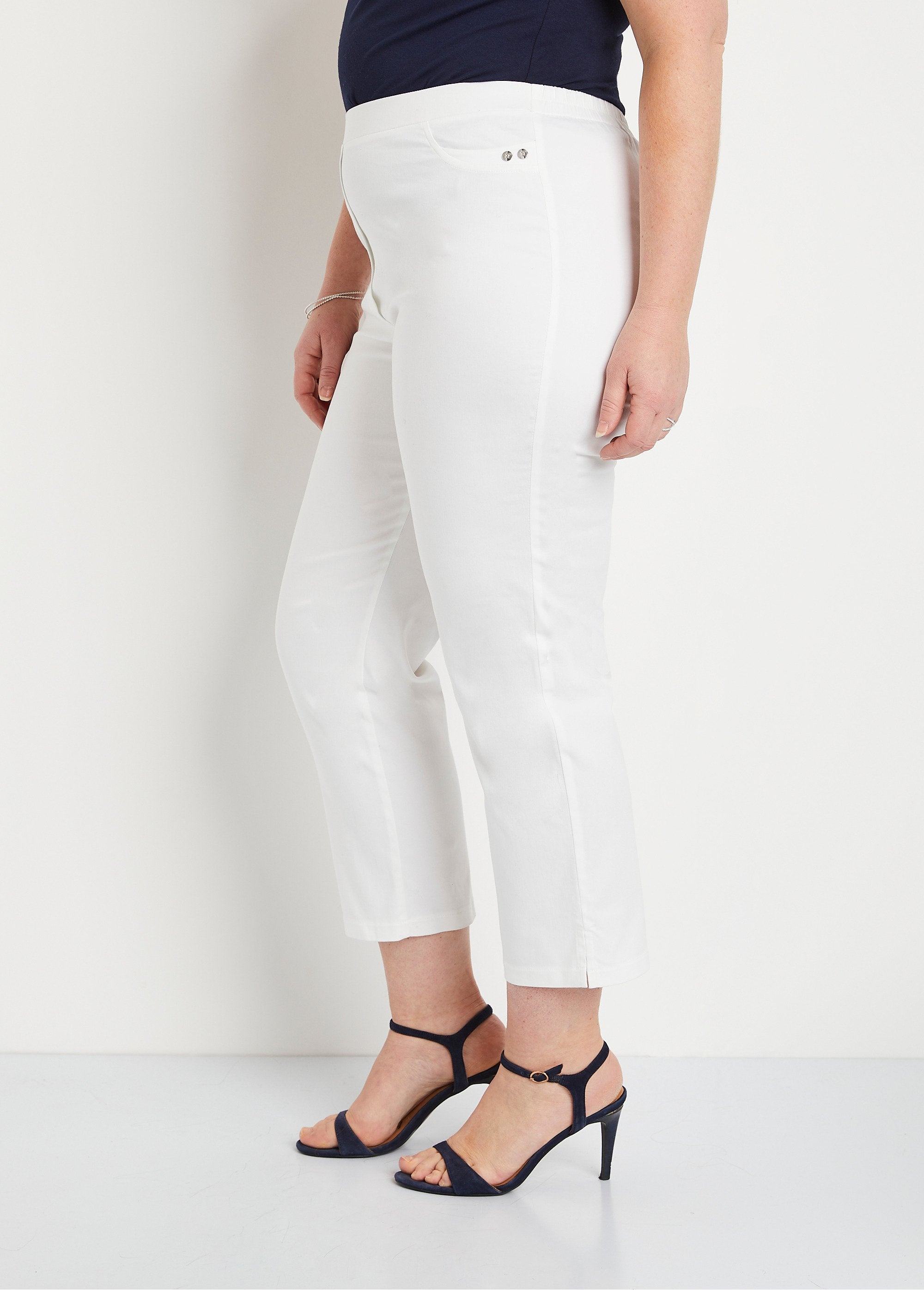 Calça_cropped_de_cetim_com_cintura_semi-elástica_BRANCO_FA2_curvy