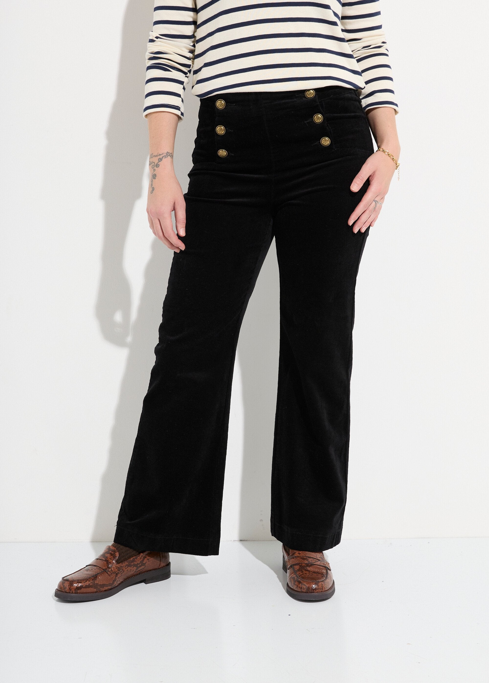 Pantalon_à_pont_en_velours_coupe_flare_Noir_FA1_slim