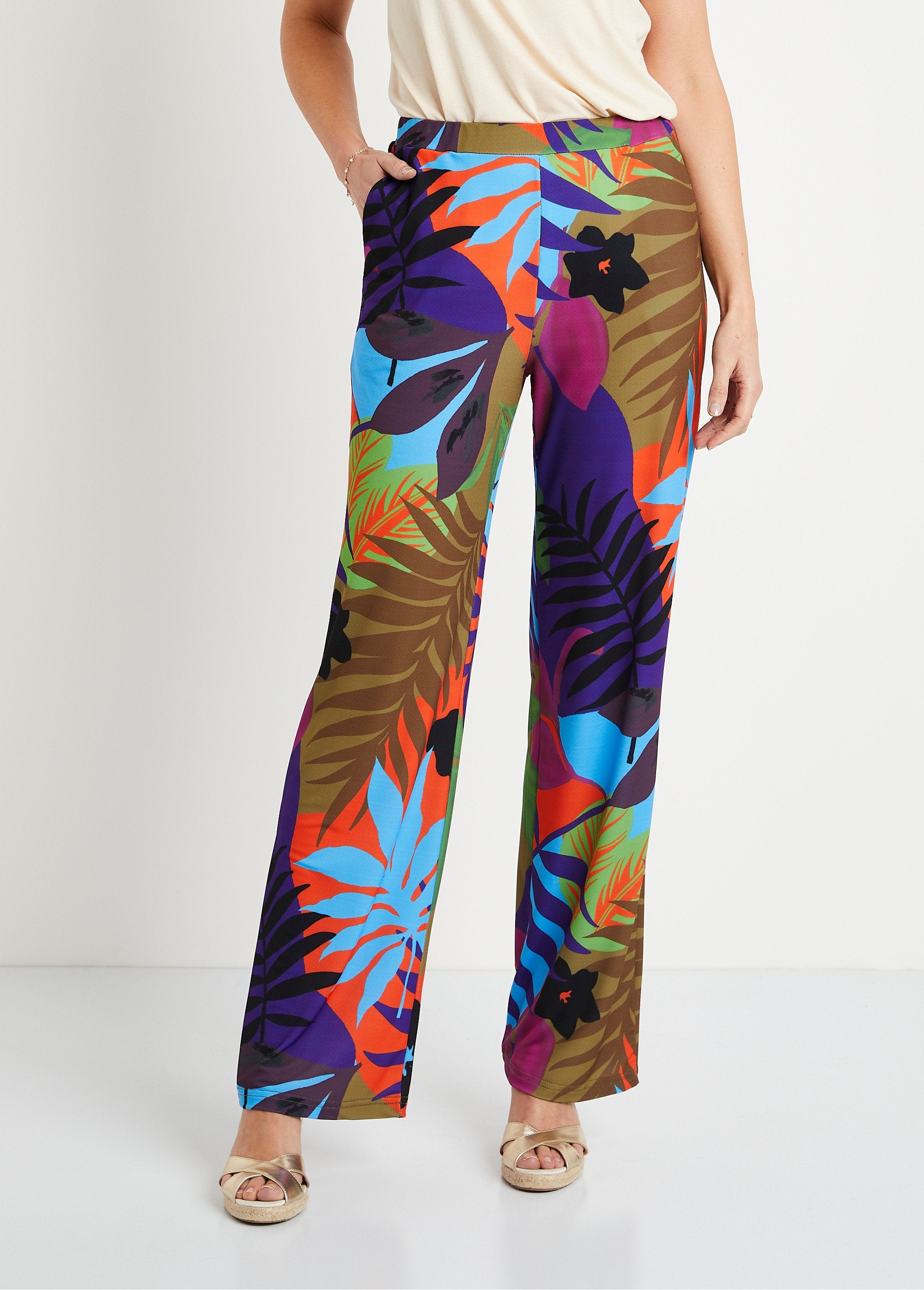 Calça_com_cintura_elástica_estampada_solta_Multicolorido_FA1_slim