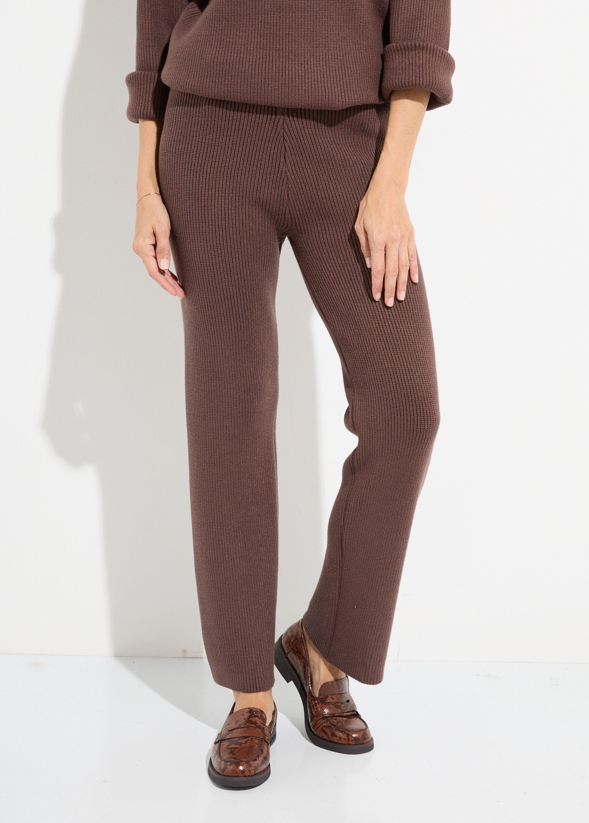 Pantalon_confort_en_maille_cotelée_Chocolat_FA1_slim