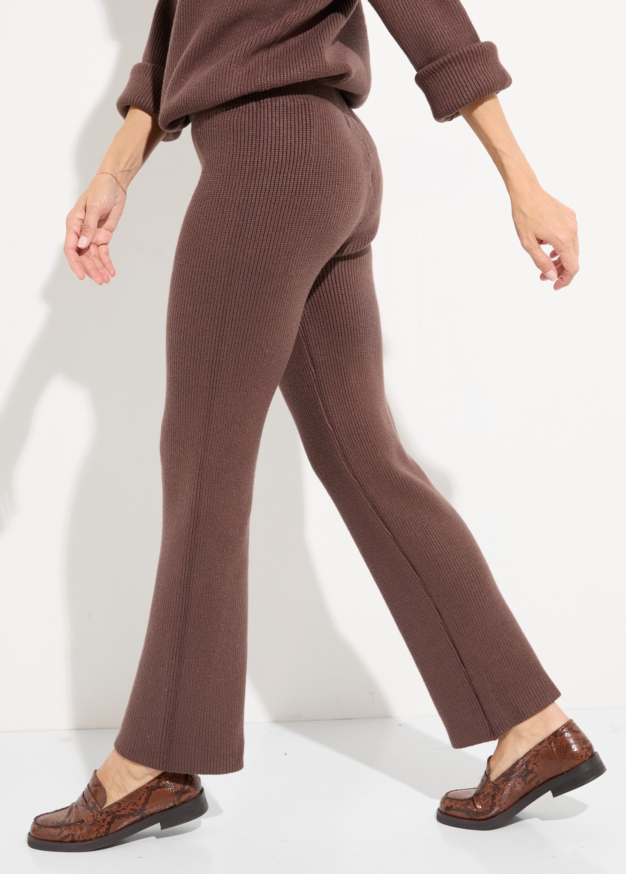 Pantalon_confort_en_maille_cotelée_Chocolat_GA1_slim