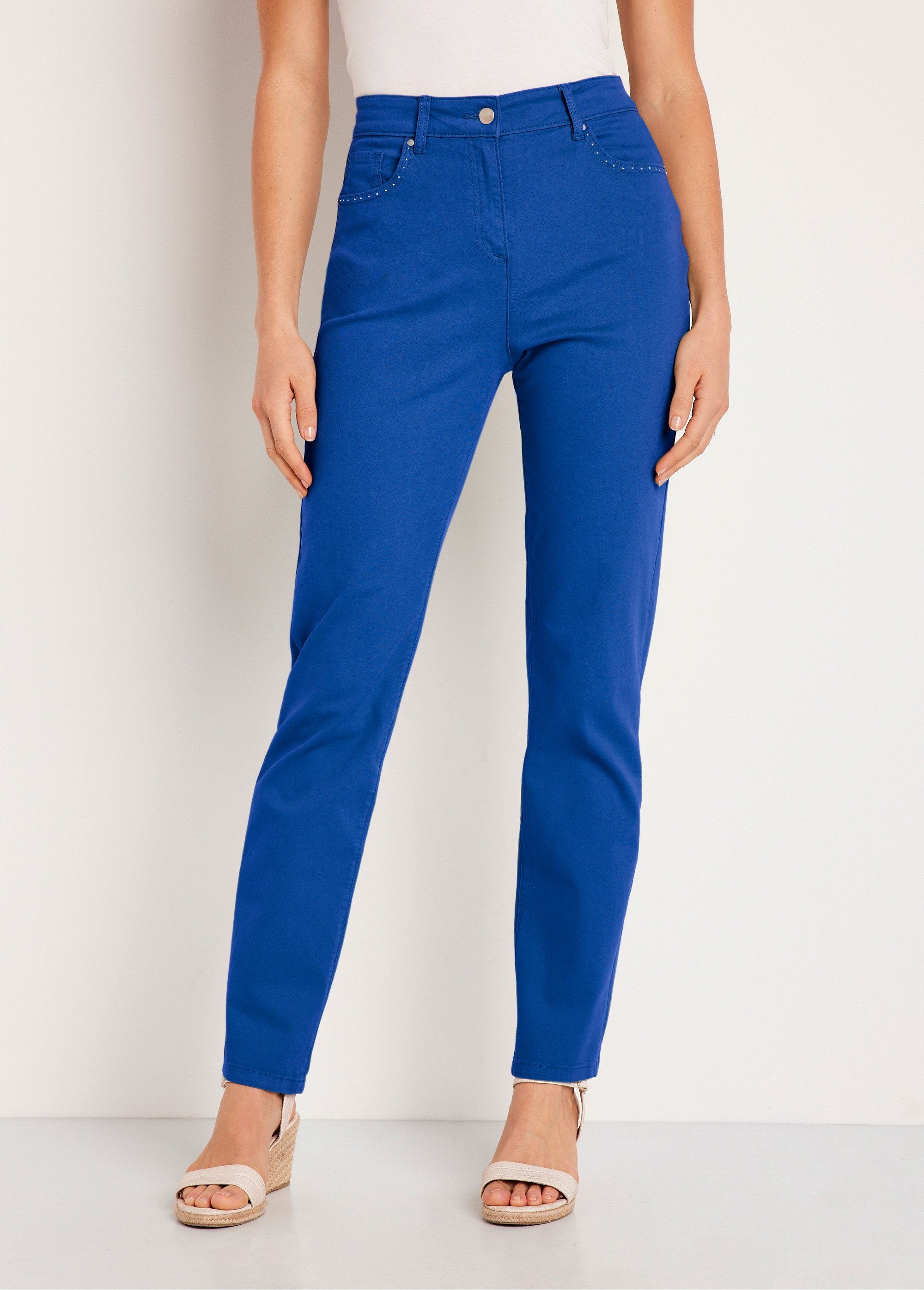 Calça_reta_de_algodão_stretch_com_5_bolsos_Azul_forte_FA1_slim