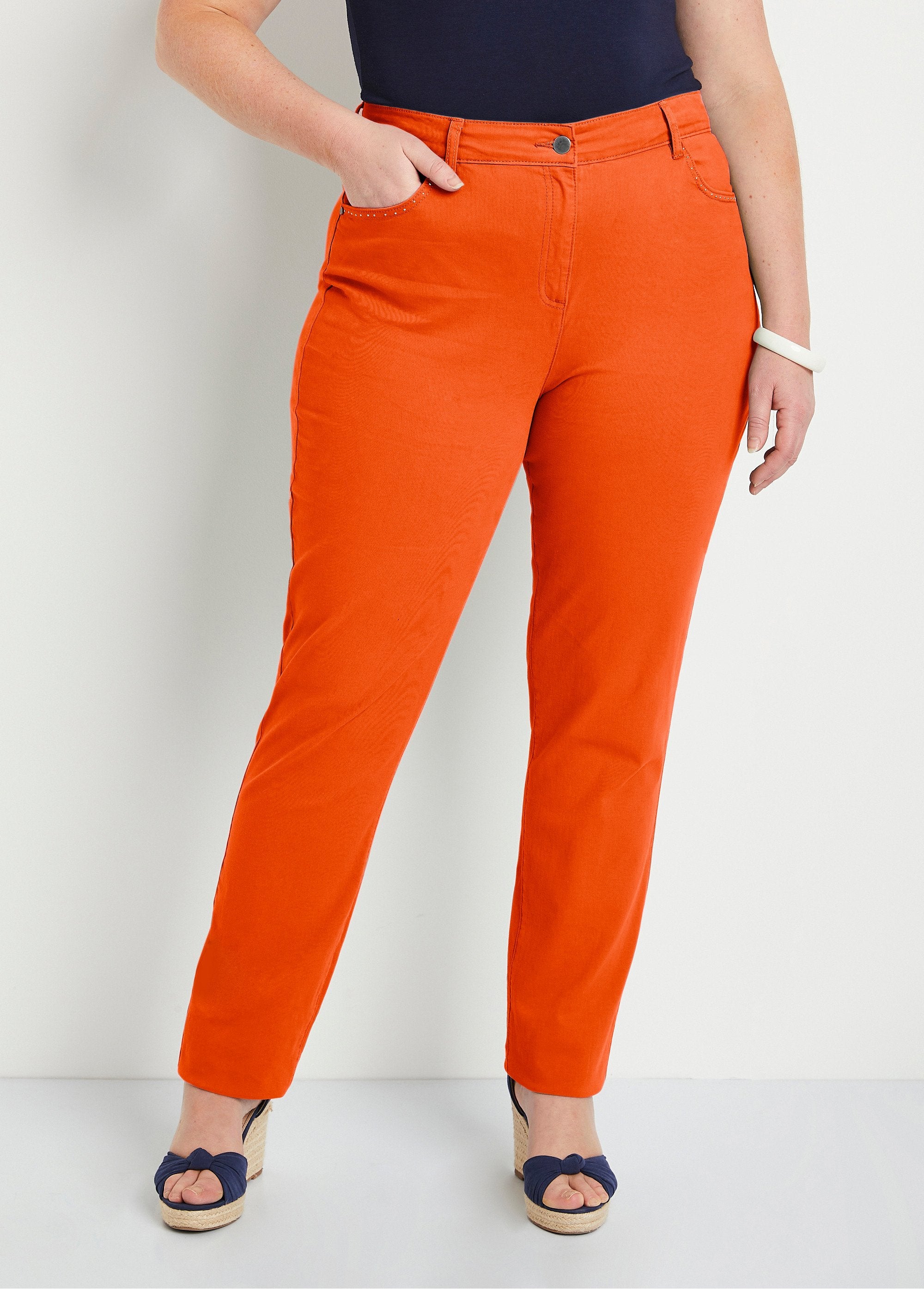 Calça_reta_de_algodão_stretch_com_5_bolsos_LARANJA_FA1_curvy