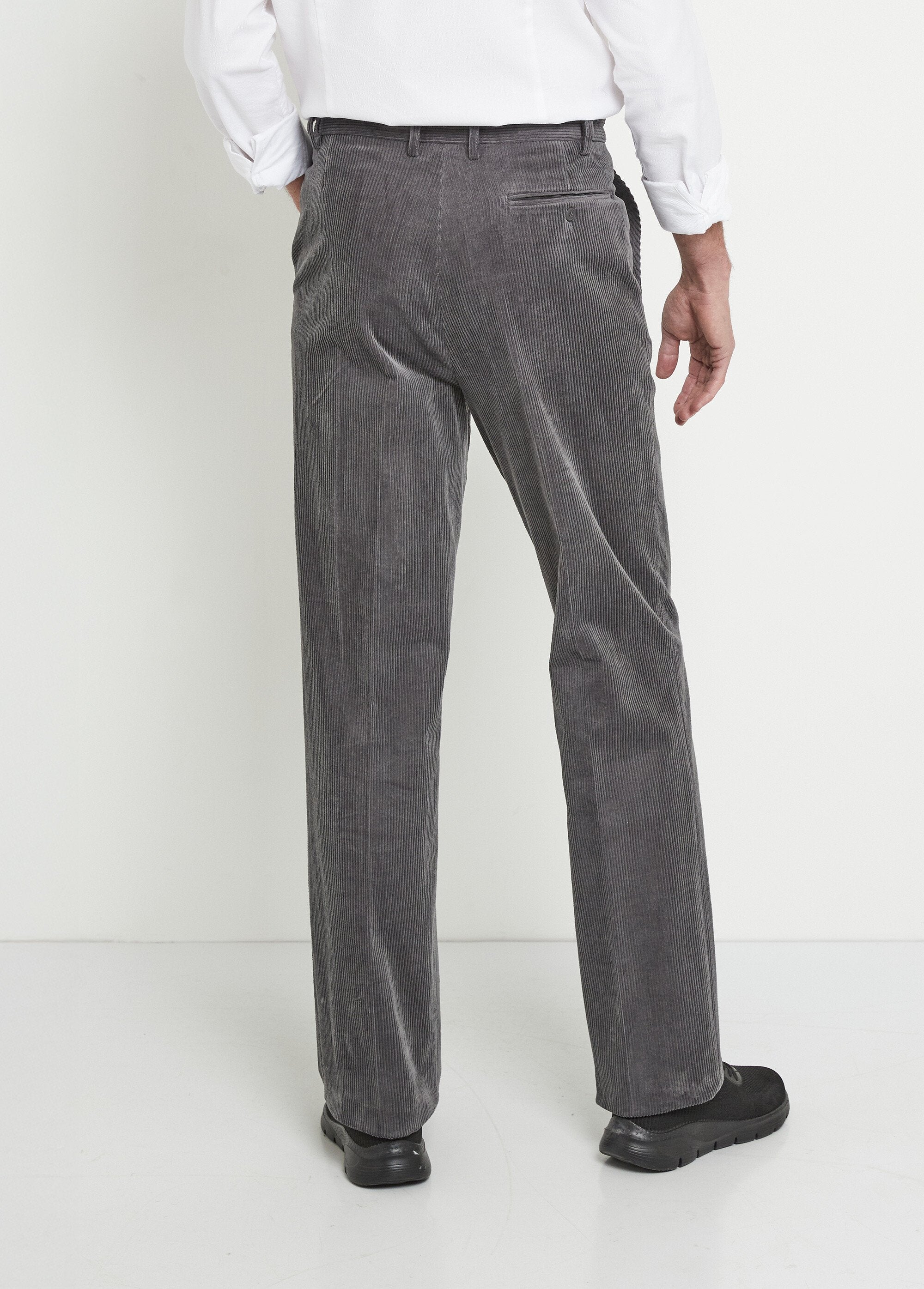 Calça_reta_com_cós_elástico_confortável_Velours_gris_DO1_slim