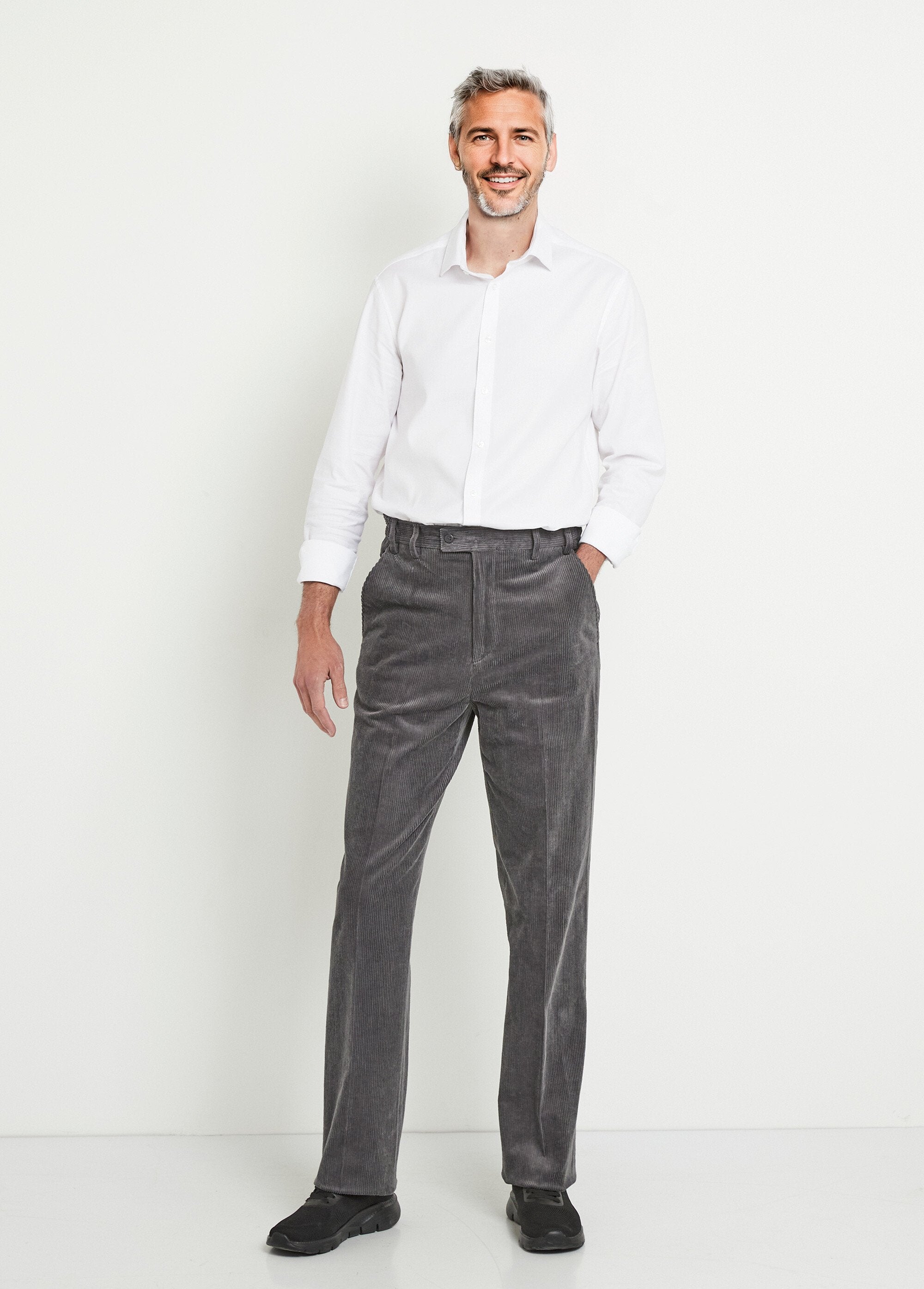 Calça_reta_com_cós_elástico_confortável_Velours_gris_SF1_slim