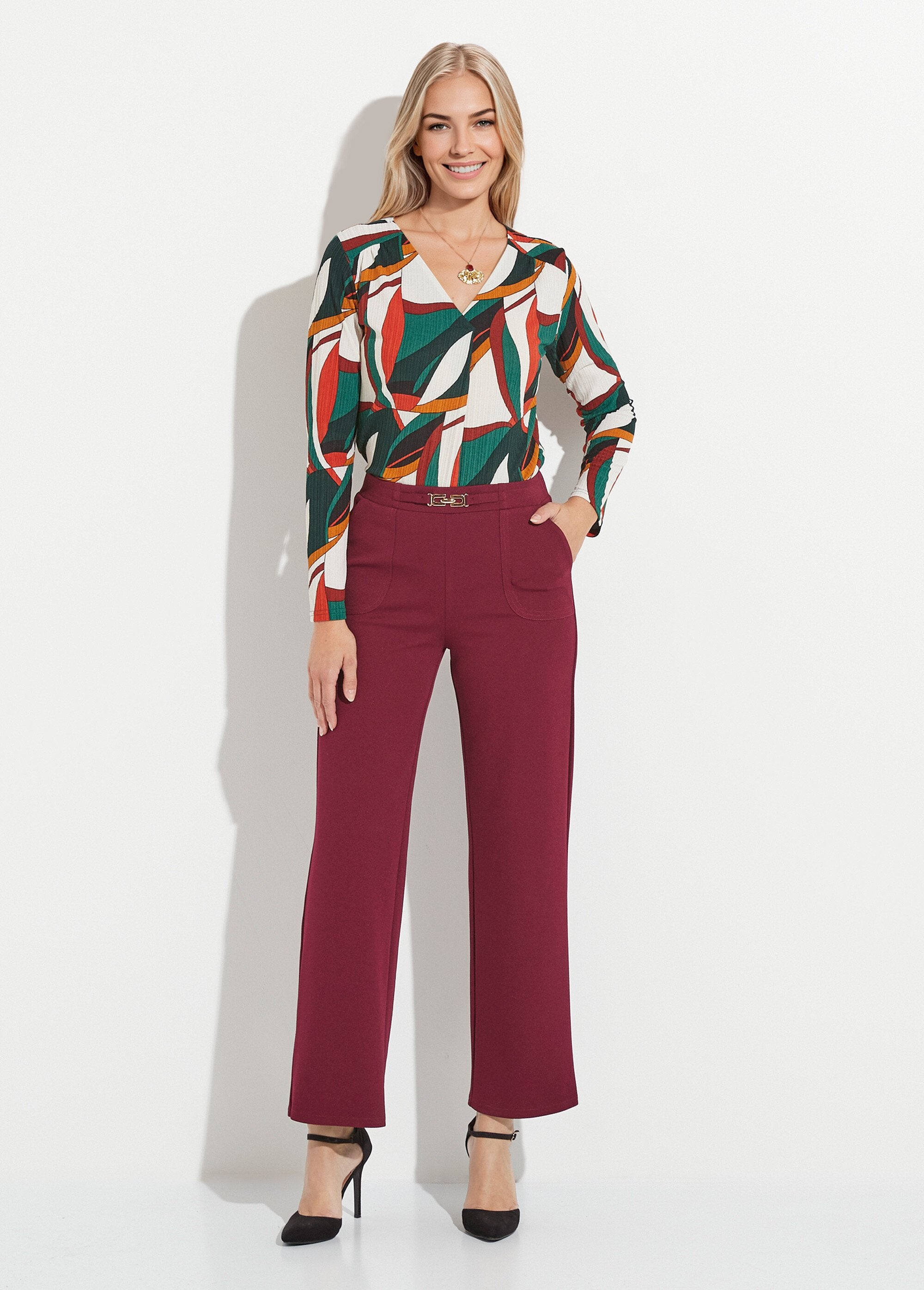 Calça_reta_com_cós_elástico_e_cinto_joia_Bordeaux_SF1_slim