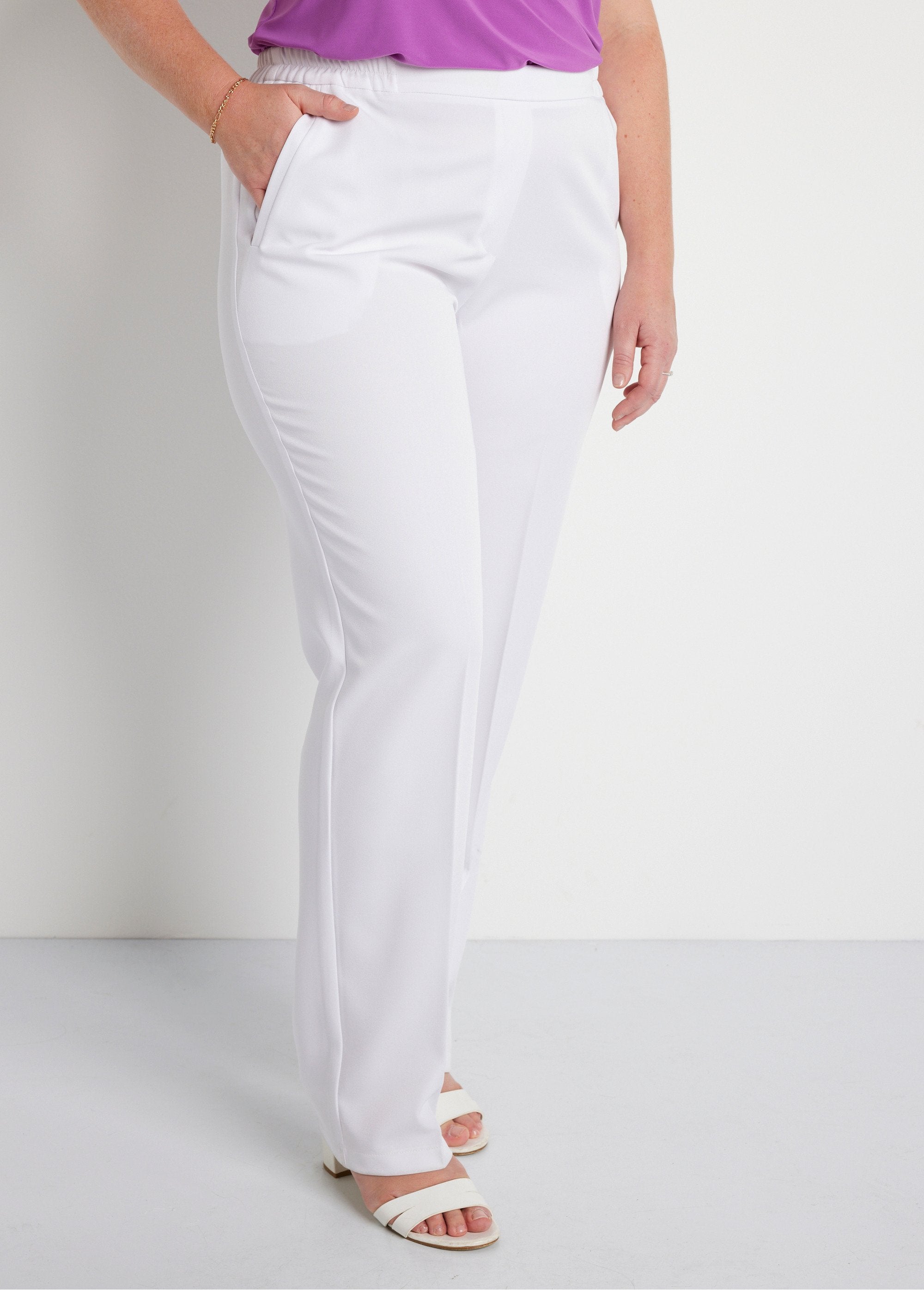 Calça_reta_com_cintura_semi_elástica_BRANCO_FA1_curvy