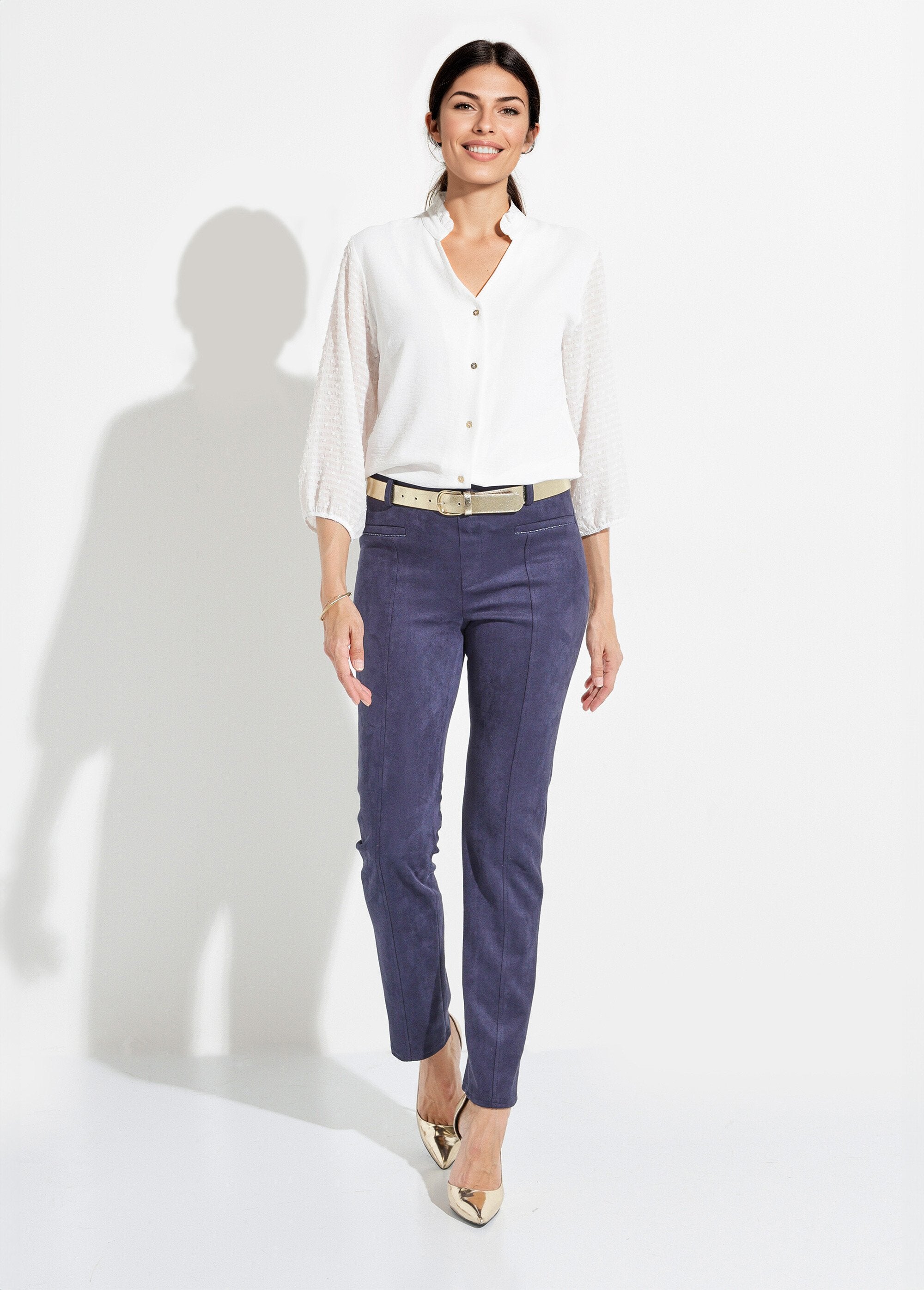 Calça_reta_de_camurça_com_cós_elástico_e_barriga_lisa_Marine_SF1_slim