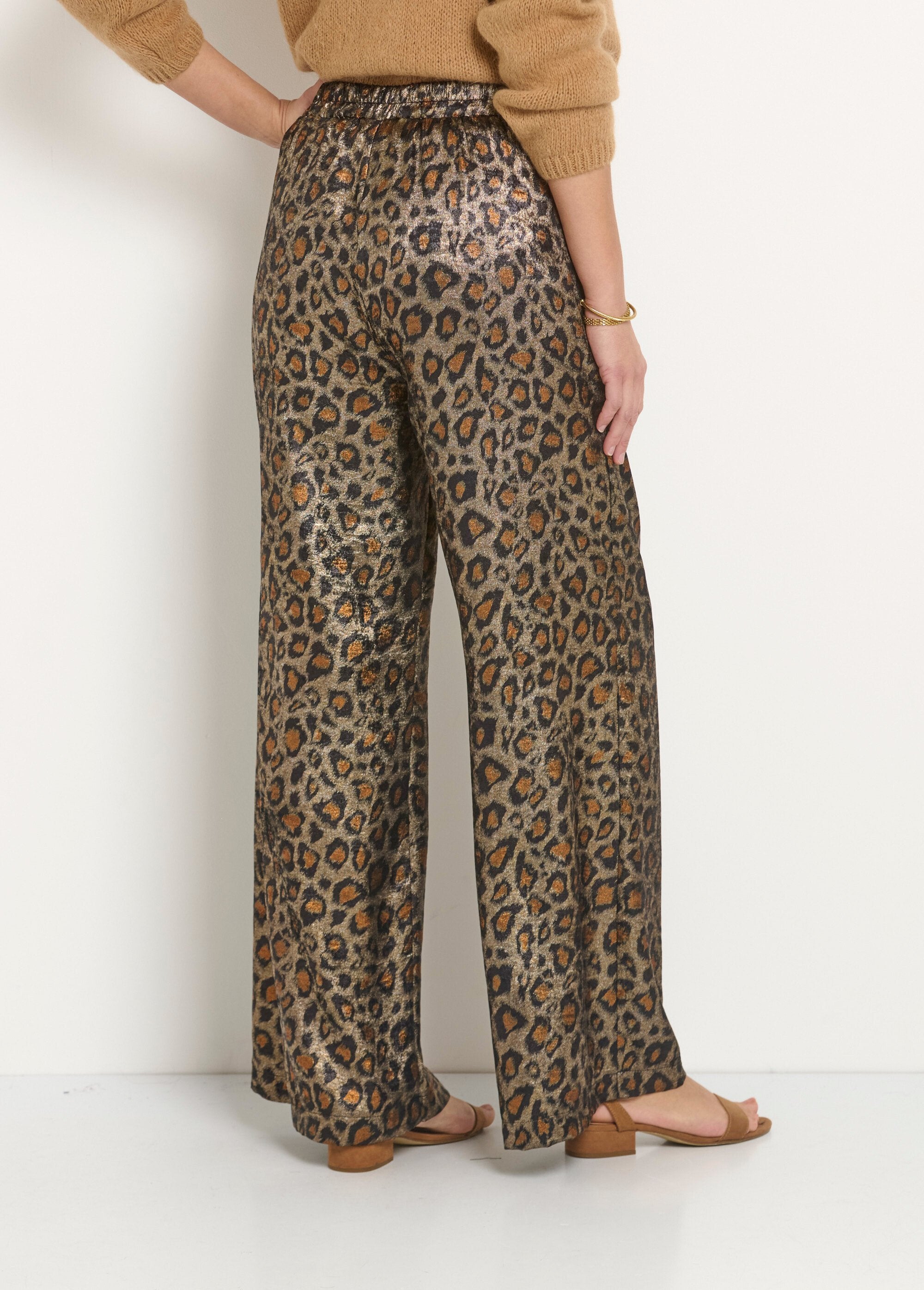 Calças_largas_com_estampa_de_leopardo_Leopard_DO1_slim