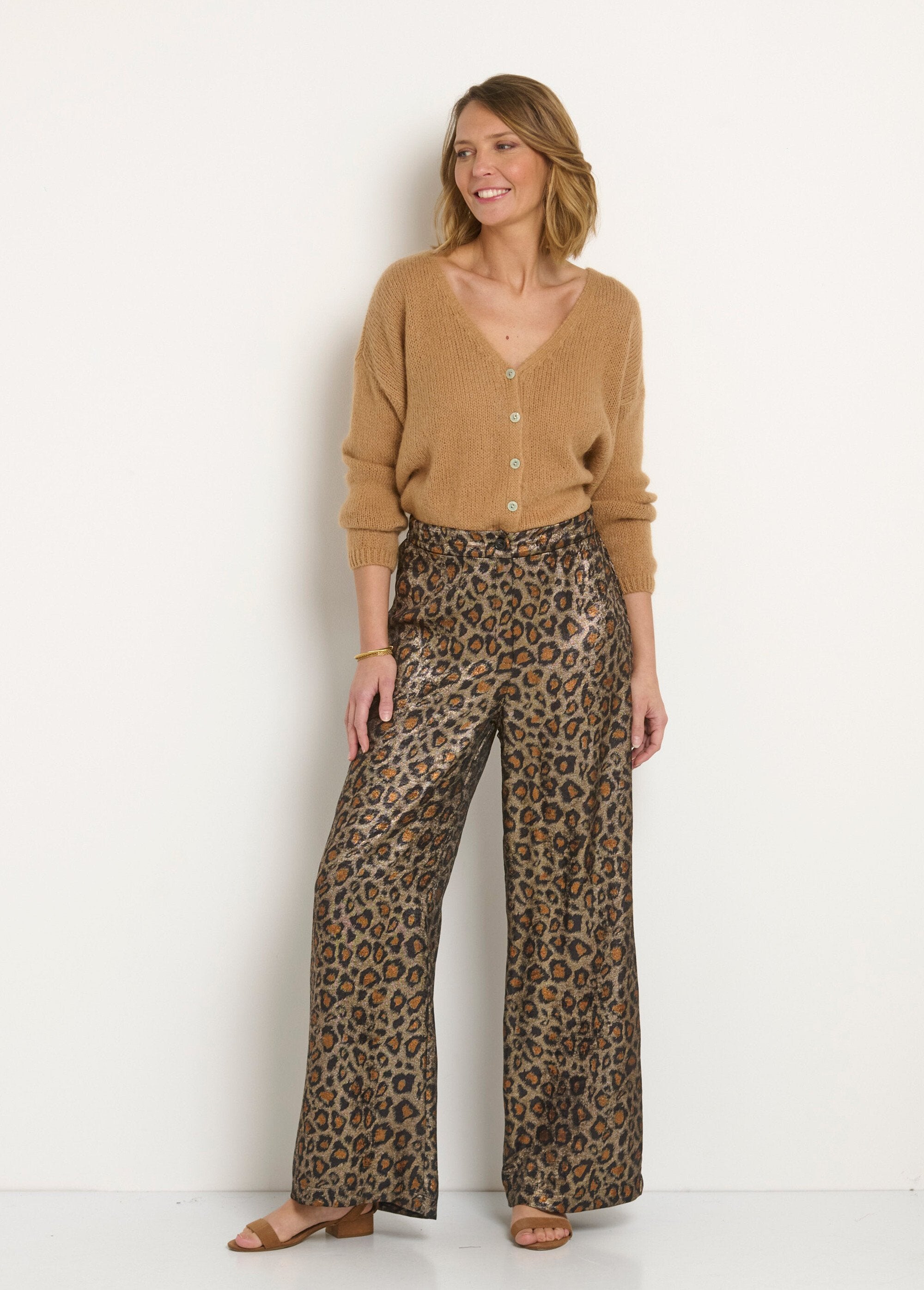 Calças_largas_com_estampa_de_leopardo_Leopard_SF1_slim