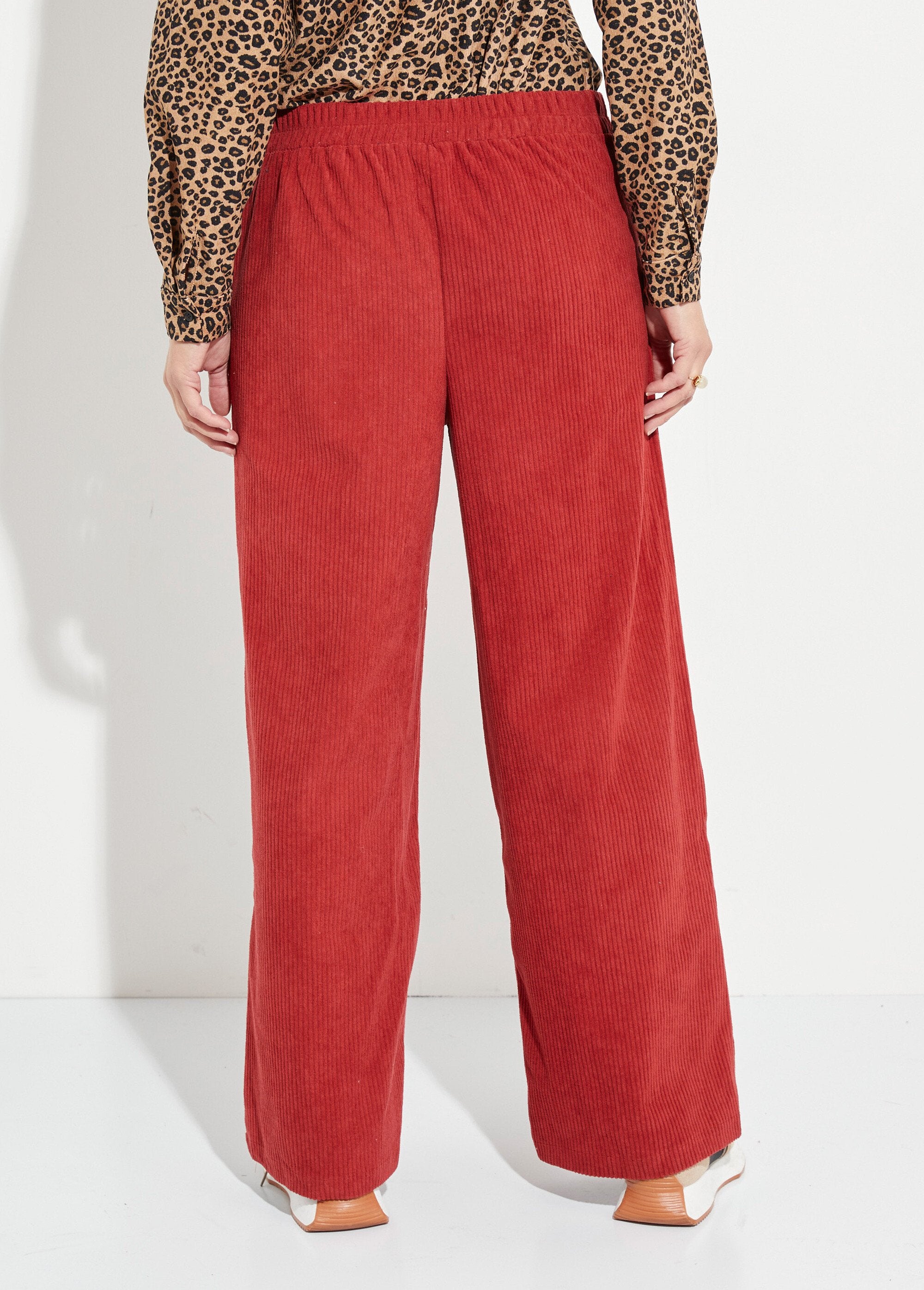 Pantalon_large,_velours_grosses_cotes_Brique_DO1_slim