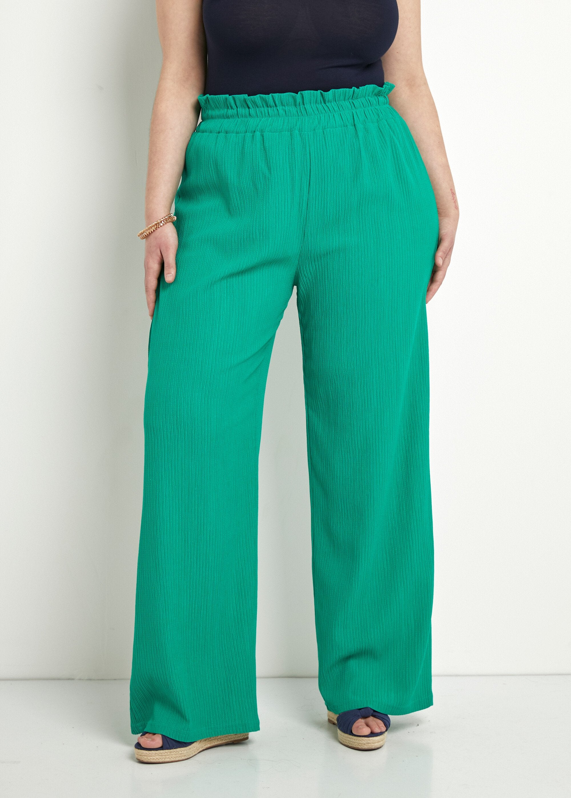 Calças_verdes_com_cós_largo_elástico_e_malha_elevada_Vert_FA1_curvy