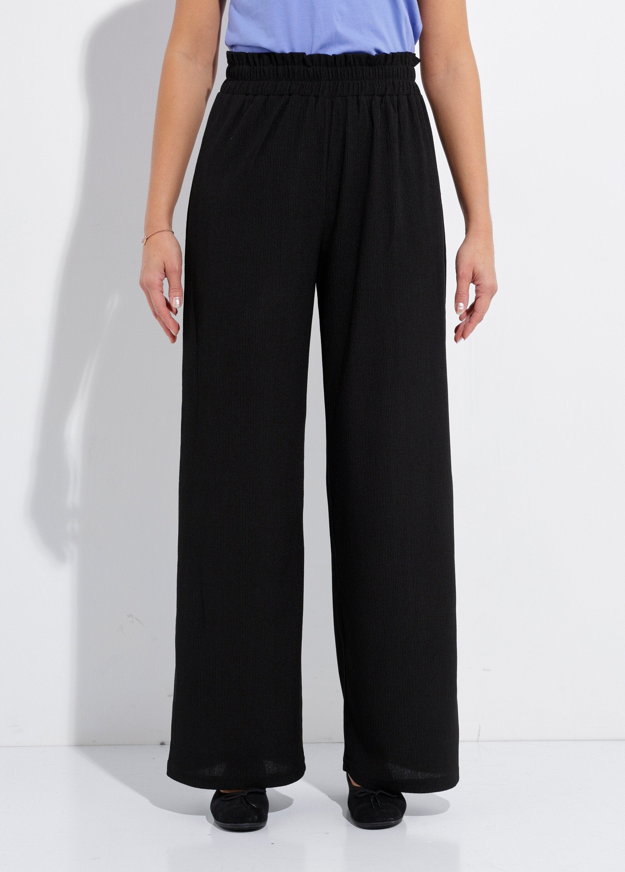 Calças_verdes_de_perna_larga_com_cintura_elástica_em_malha_de_relevo_Noir_FA1_slim